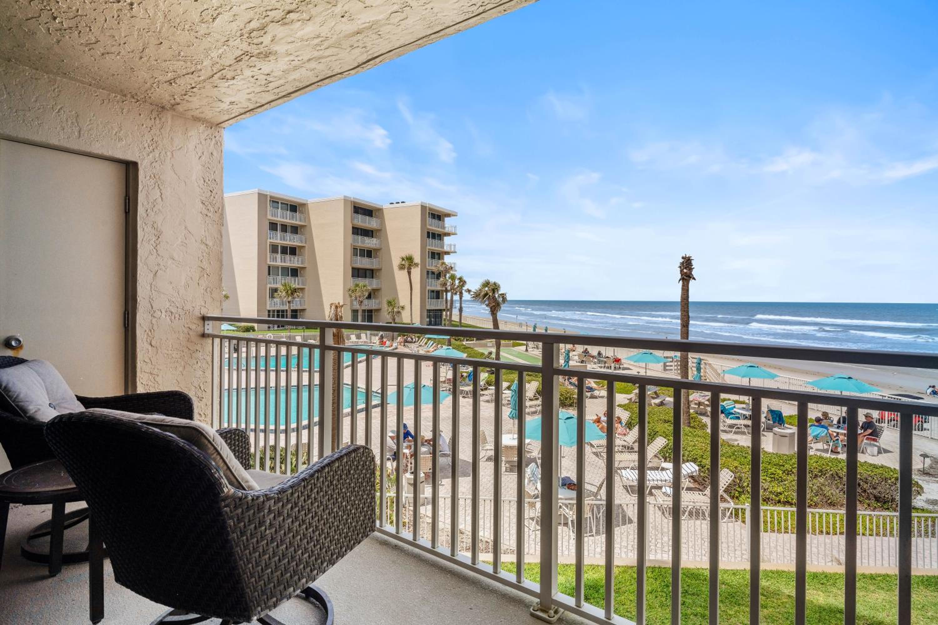 2BR Condo with Direct Beach & Pool Views NSB FL