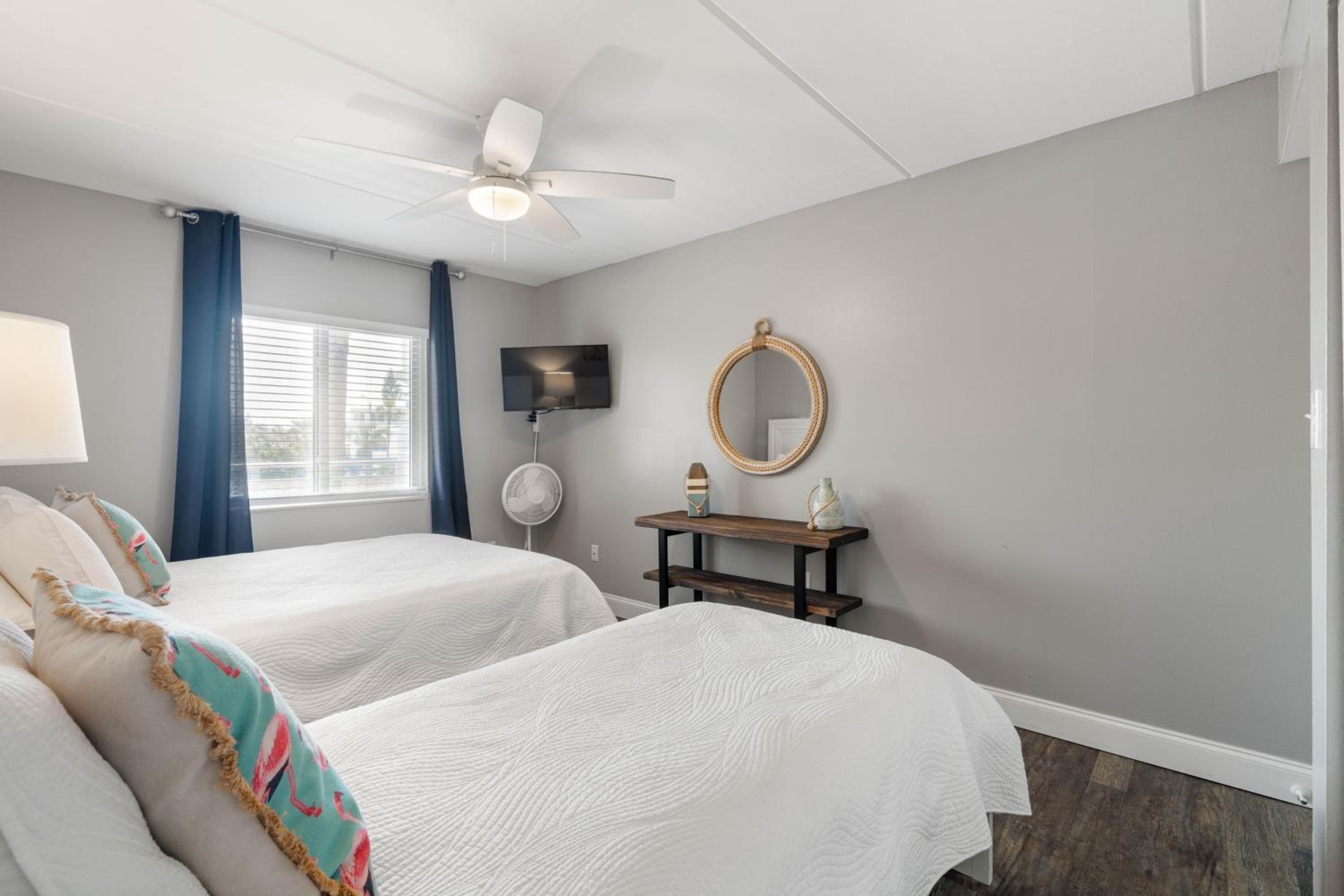 2BR Condo with Direct Beach & Pool Views NSB FL