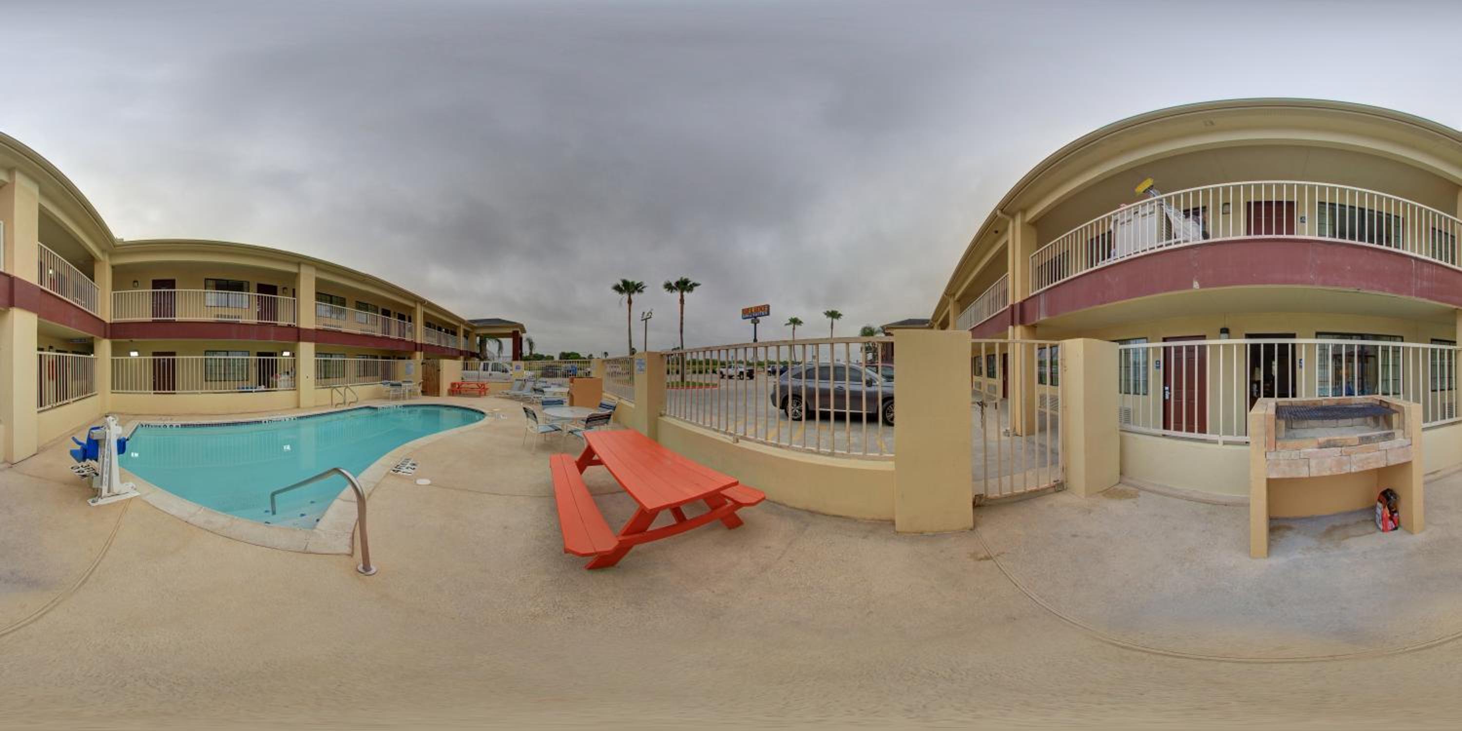 Photo 10