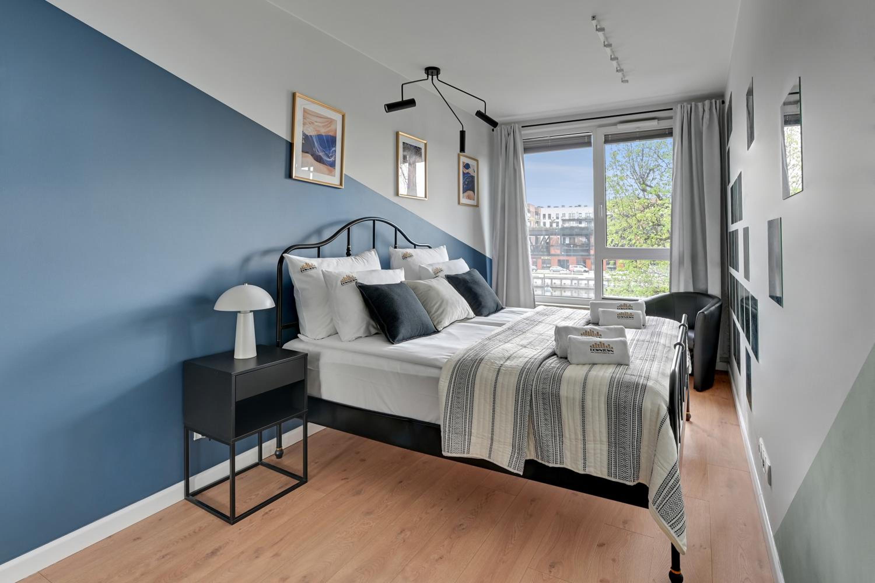 Chlebova - Riverside View Terrace, Free Parking, Gym & Kidsplay by Downtown Apartments