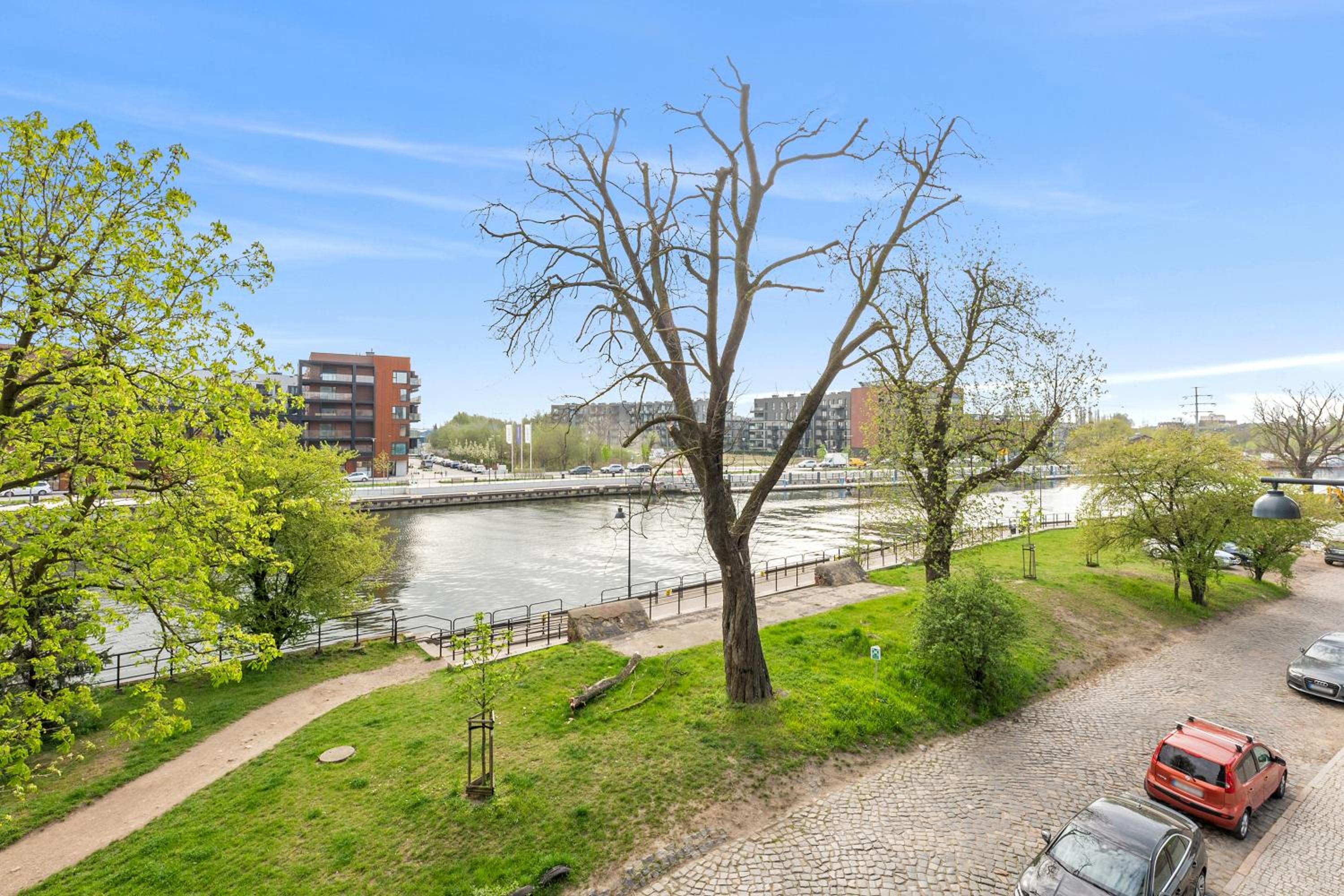 Chlebova - Riverside View Terrace, Free Parking, Gym & Kidsplay by Downtown Apartments