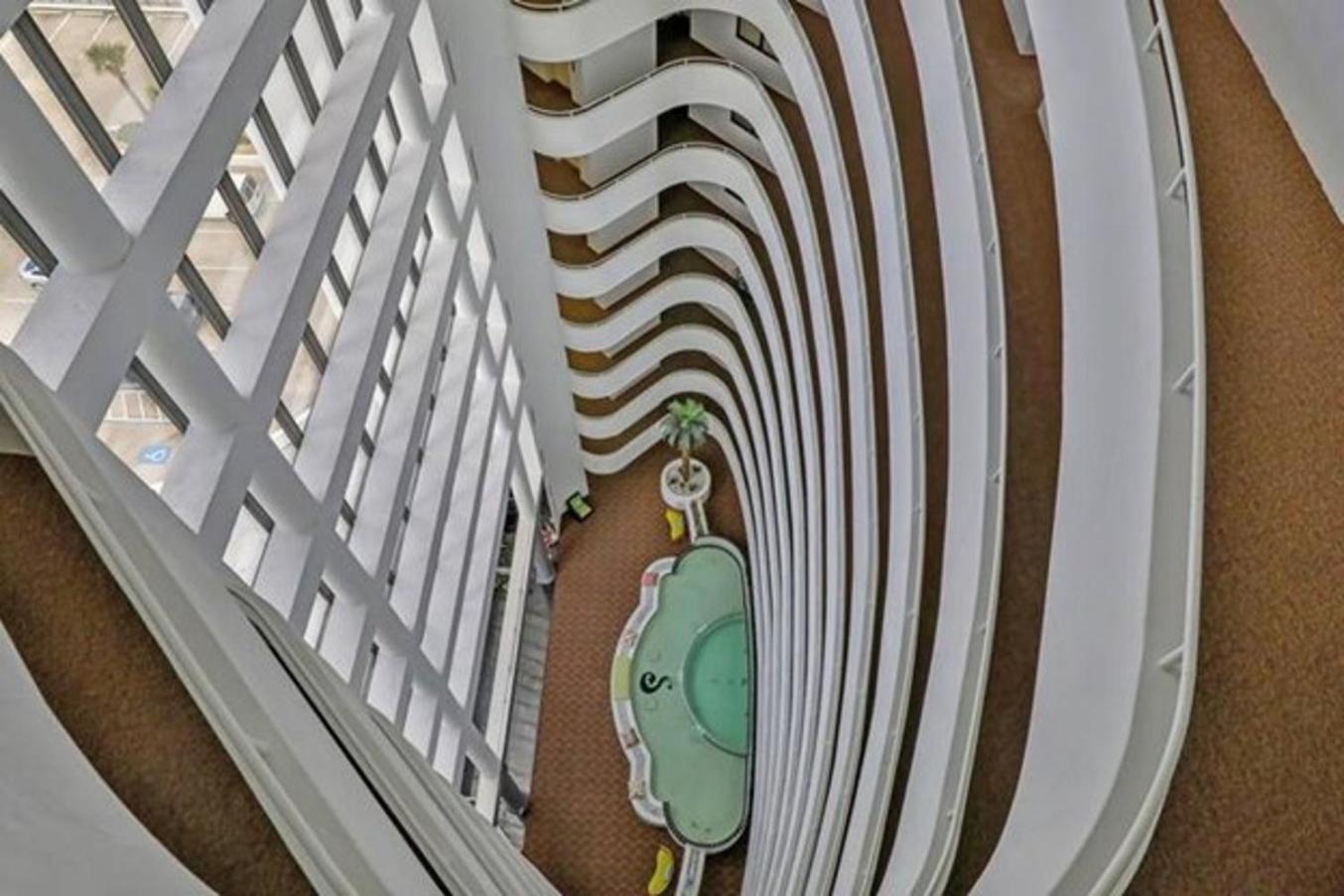 3BR Condo with Direct Beach View & Large Balcony