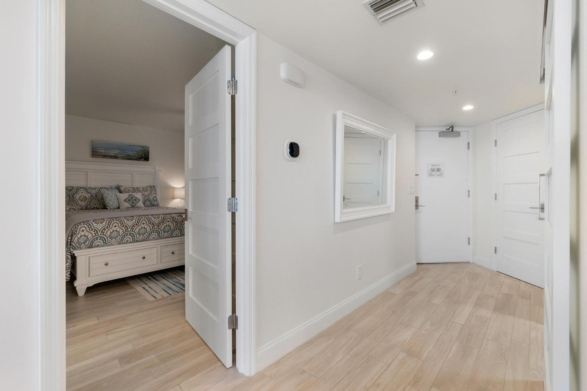 3BR Condo with Direct Beach View & Large Balcony