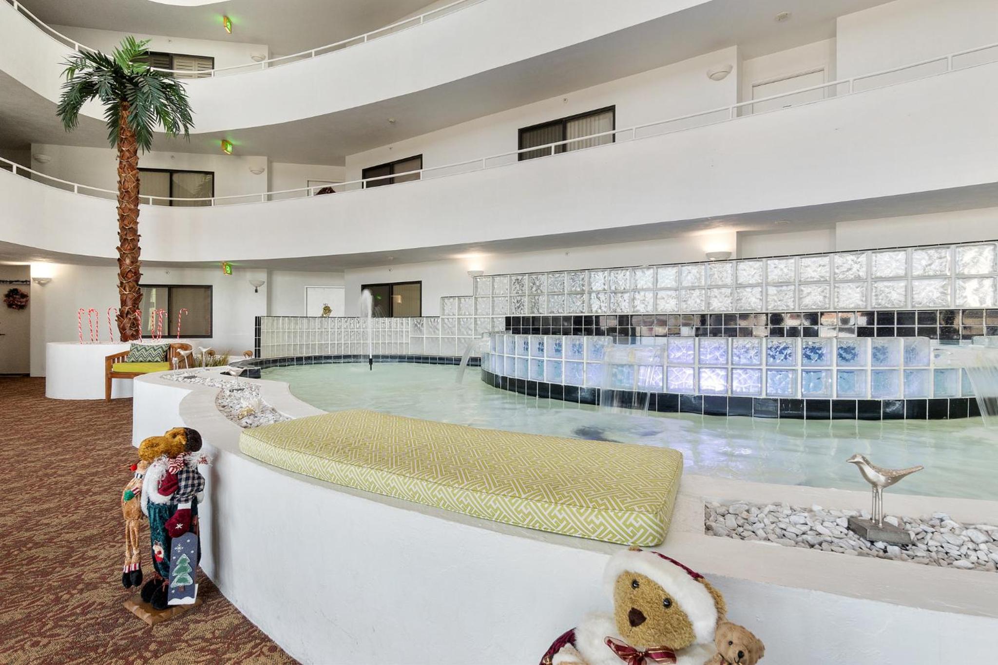 3BR Condo with Direct Beach View & Large Balcony