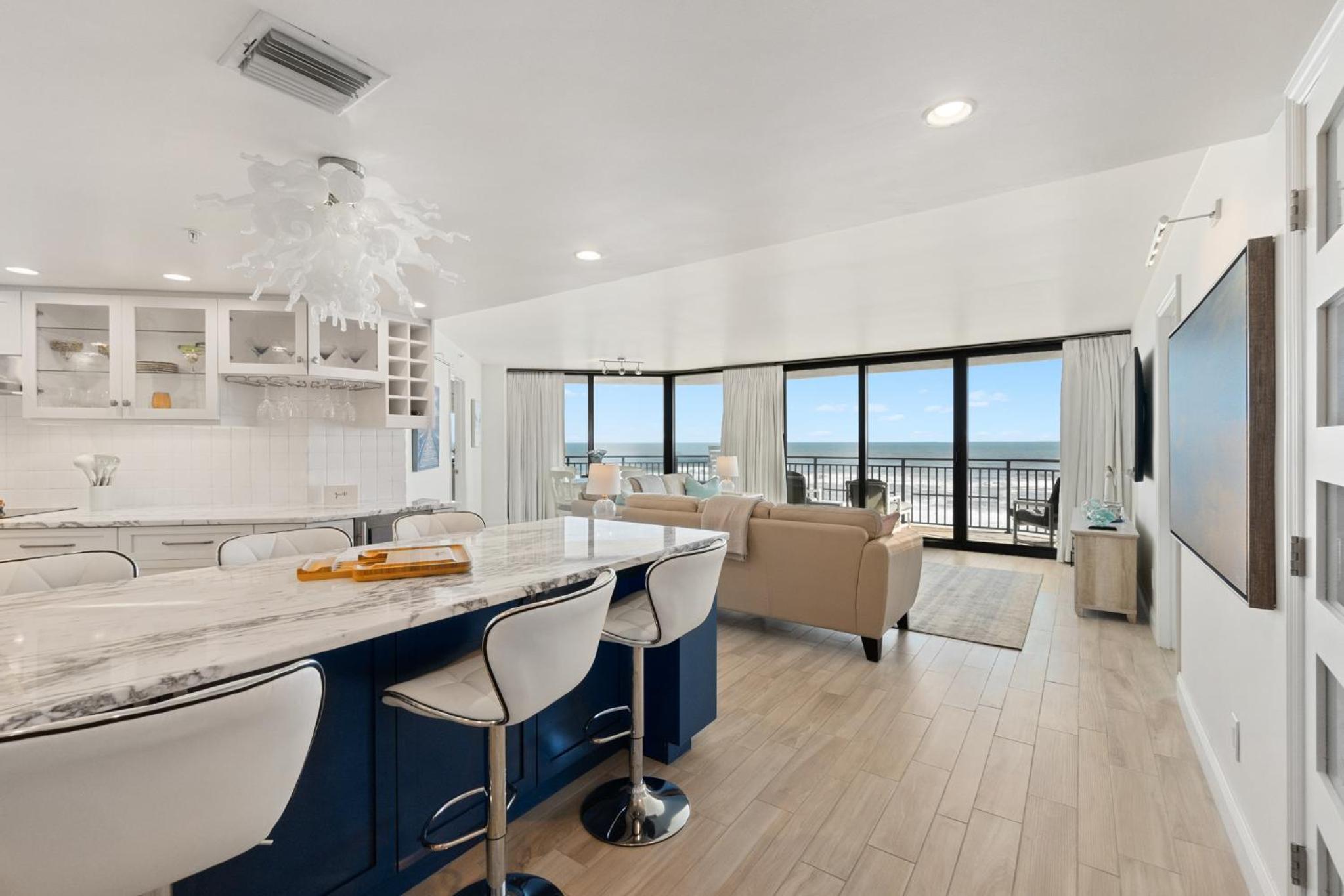 3BR Condo with Direct Beach View & Large Balcony