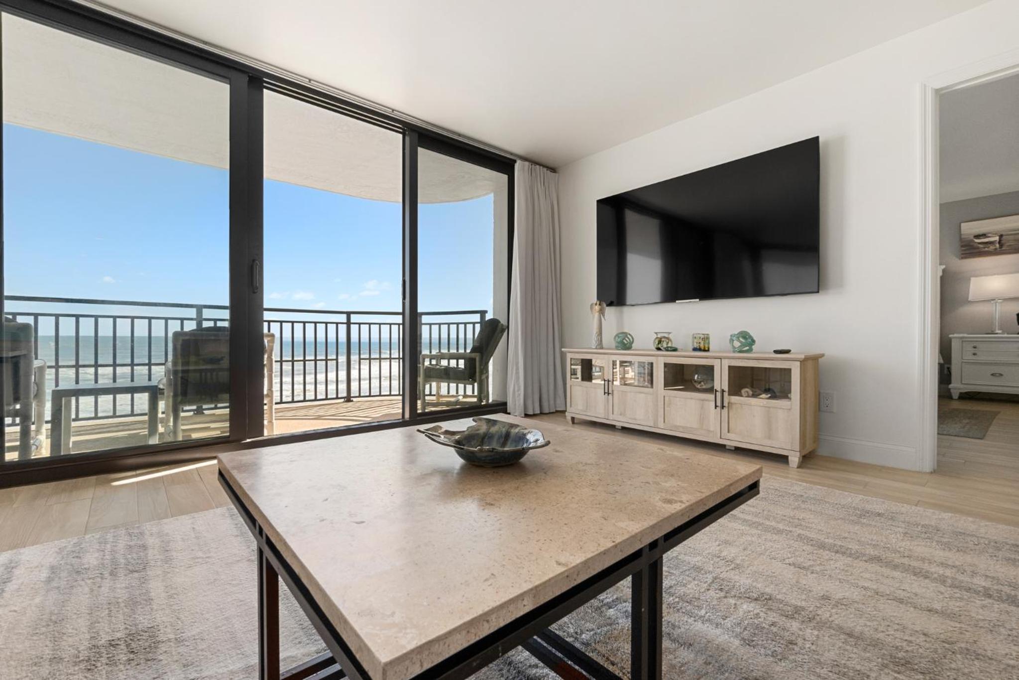 3BR Condo with Direct Beach View & Large Balcony