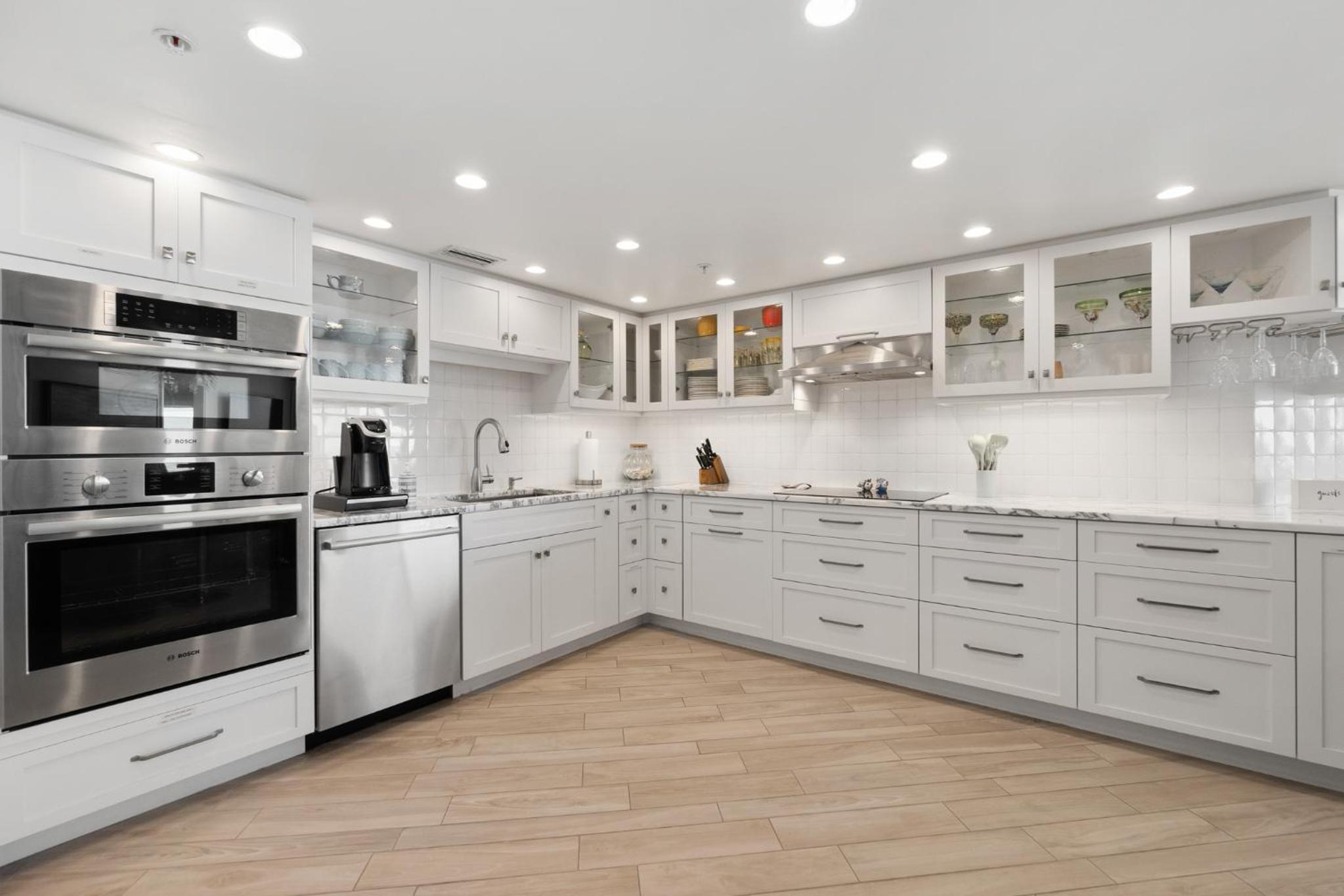 3BR Condo with Direct Beach View & Large Balcony