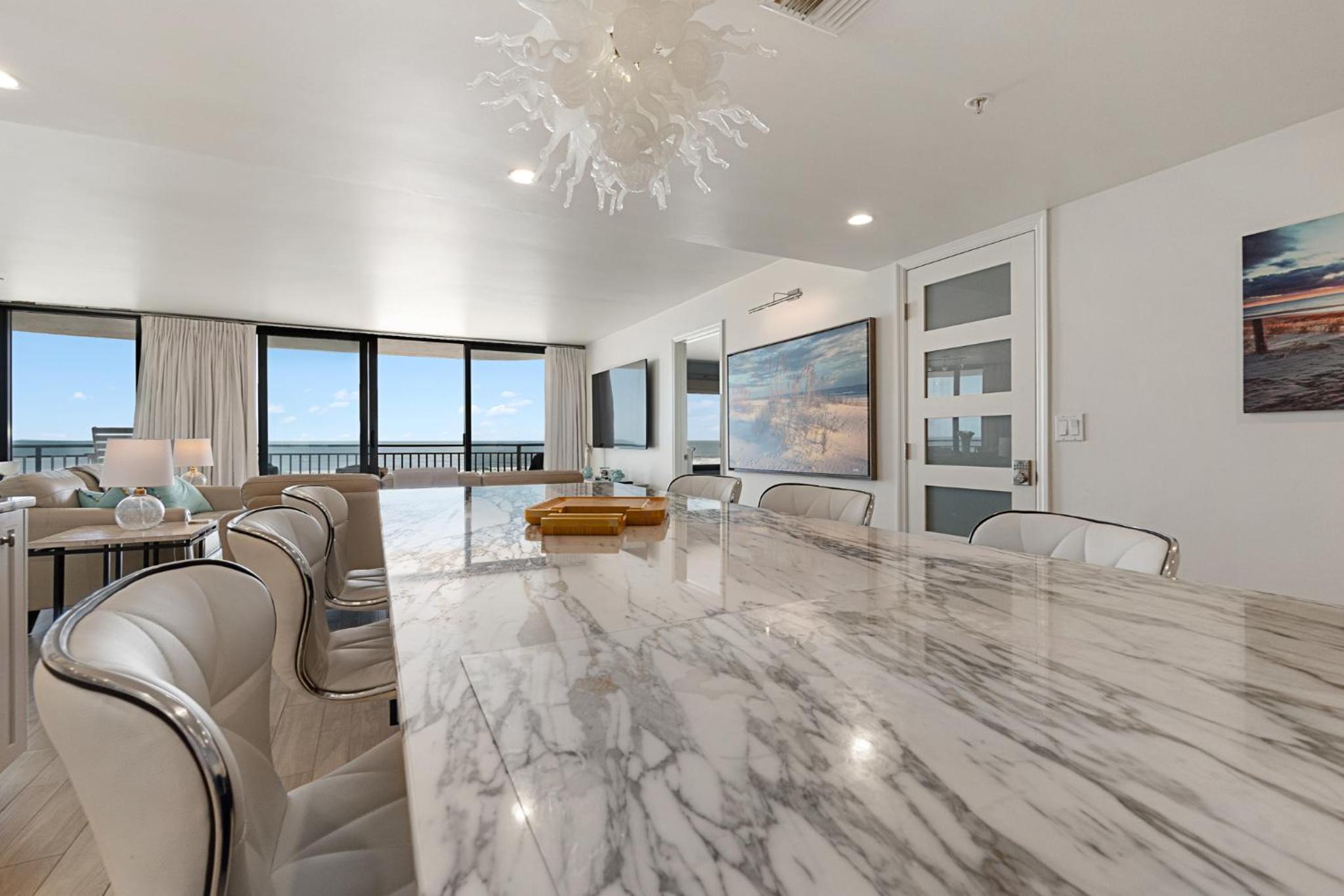 3BR Condo with Direct Beach View & Large Balcony