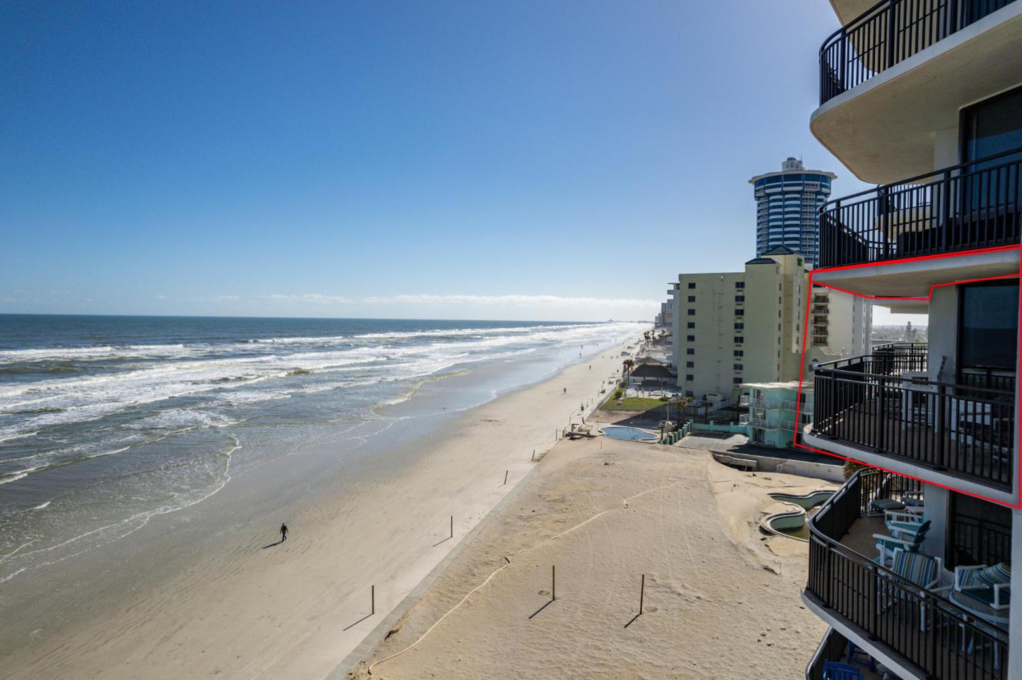3BR Condo with Direct Beach View & Large Balcony