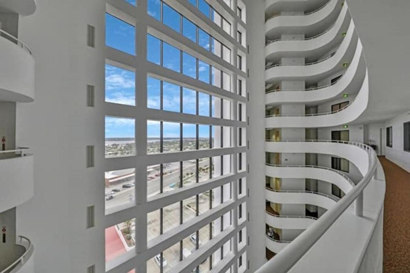 3BR Condo with Direct Beach View & Large Balcony