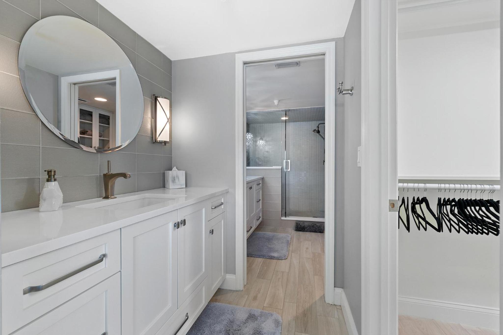 3BR Condo with Direct Beach View & Large Balcony