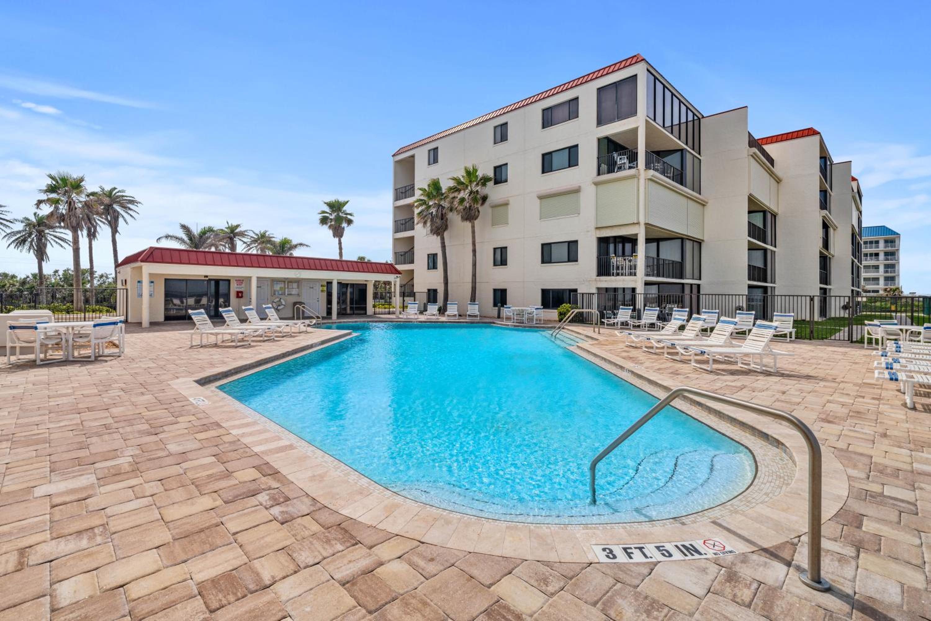 Seaside 2BR Condo in New Smyrna Beach, balcony