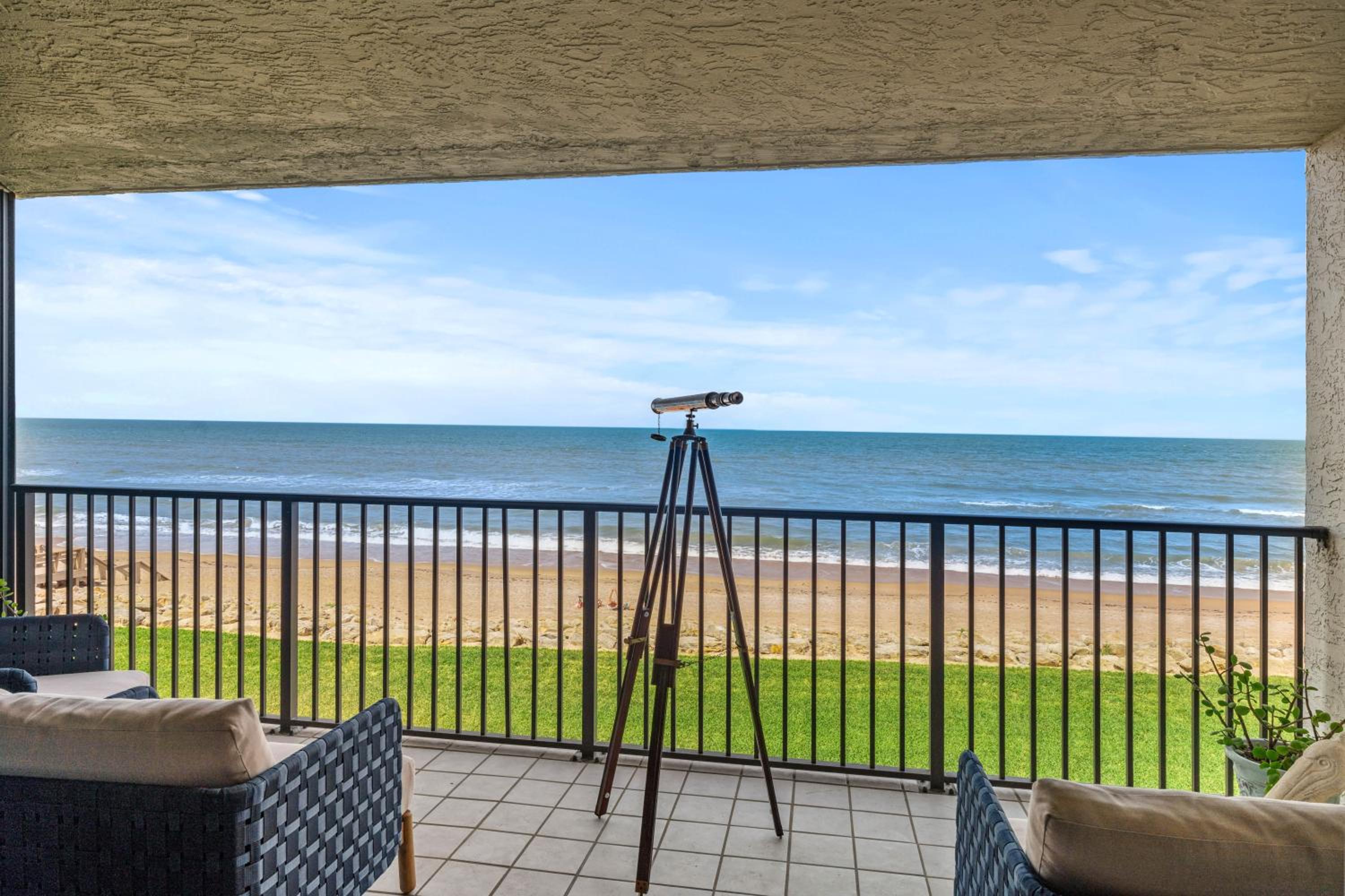 Seaside 2BR Condo in New Smyrna Beach, balcony