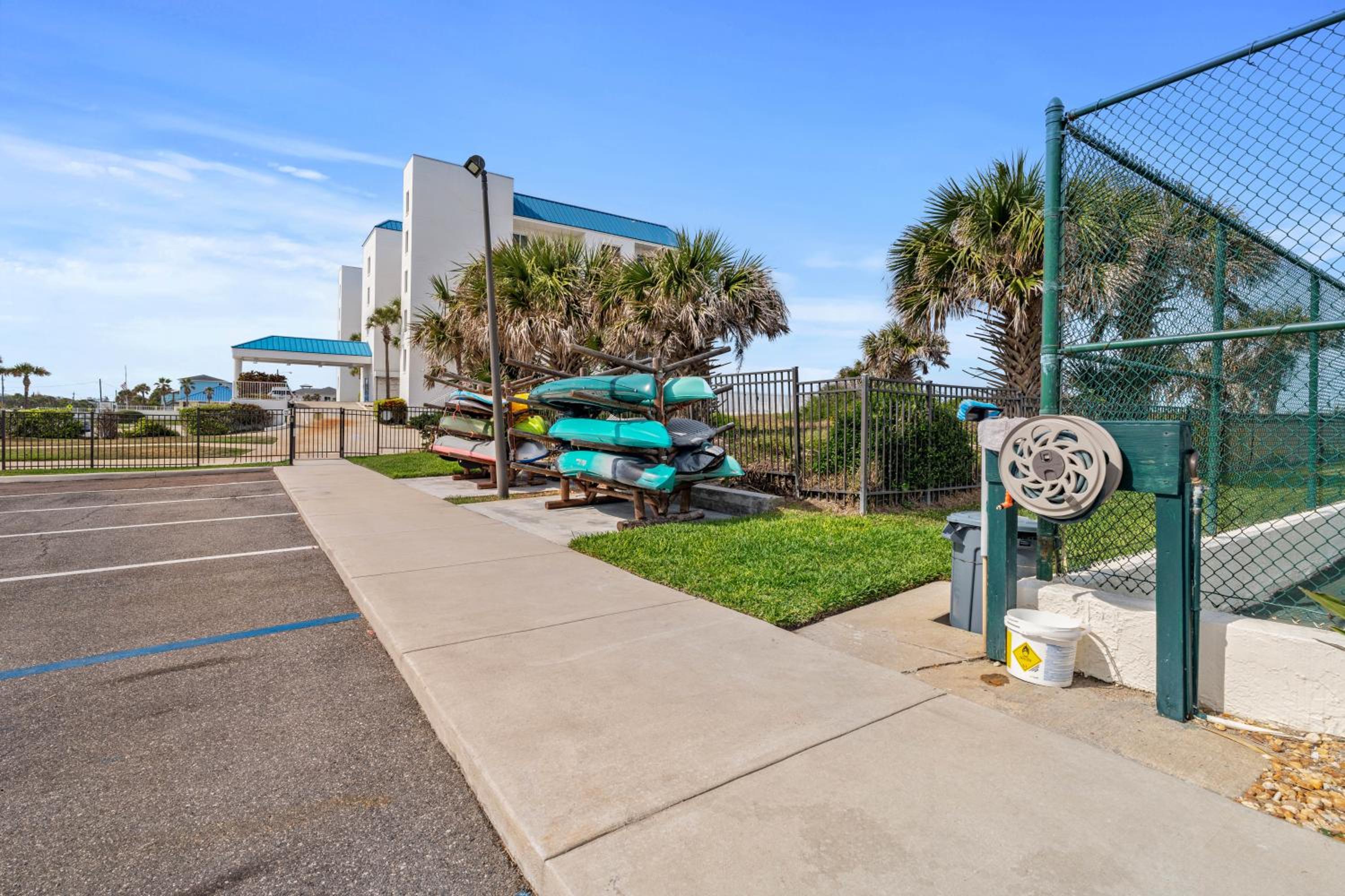 Seaside 2BR Condo in New Smyrna Beach, balcony