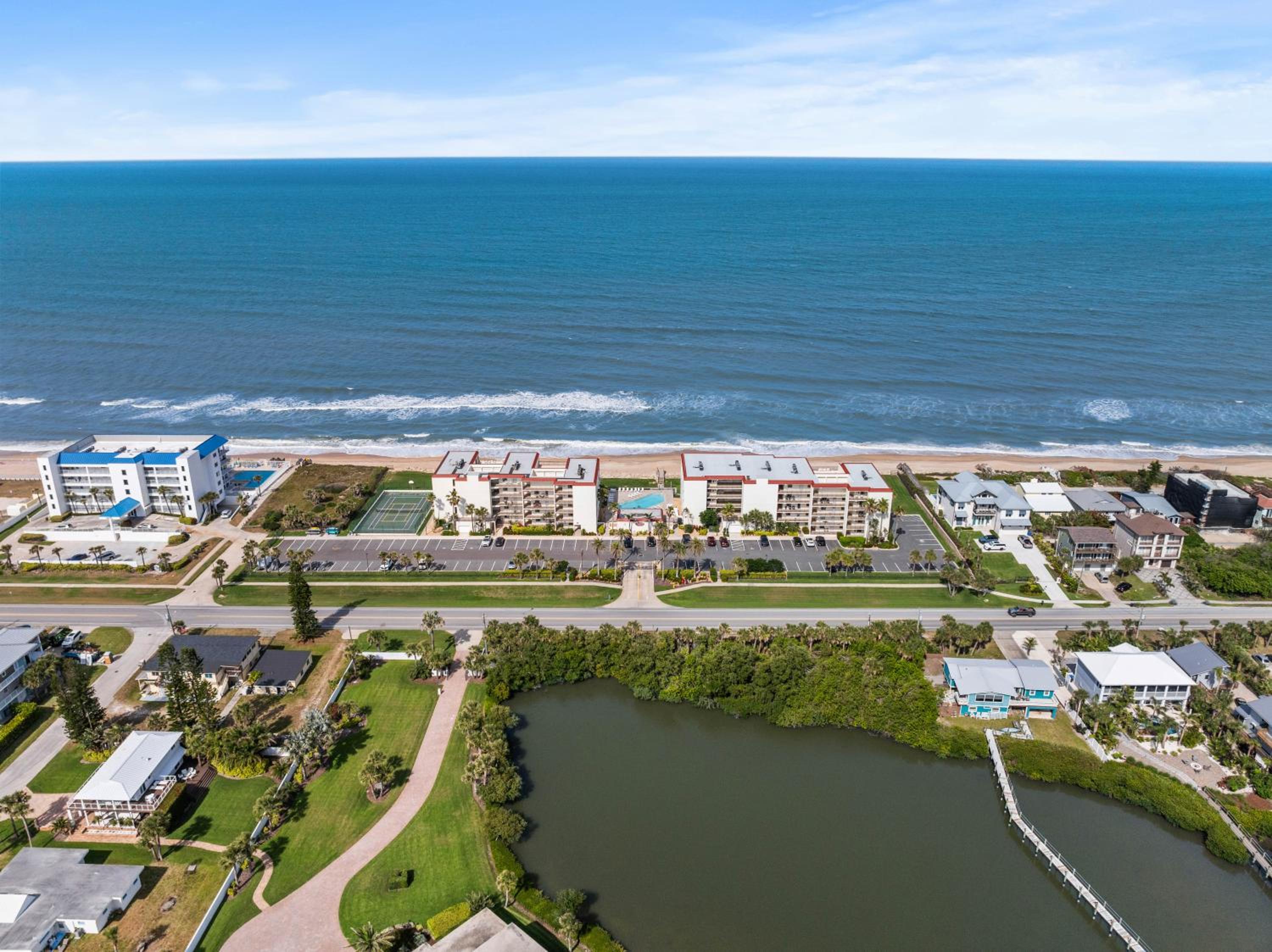 Seaside 2BR Condo in New Smyrna Beach, balcony