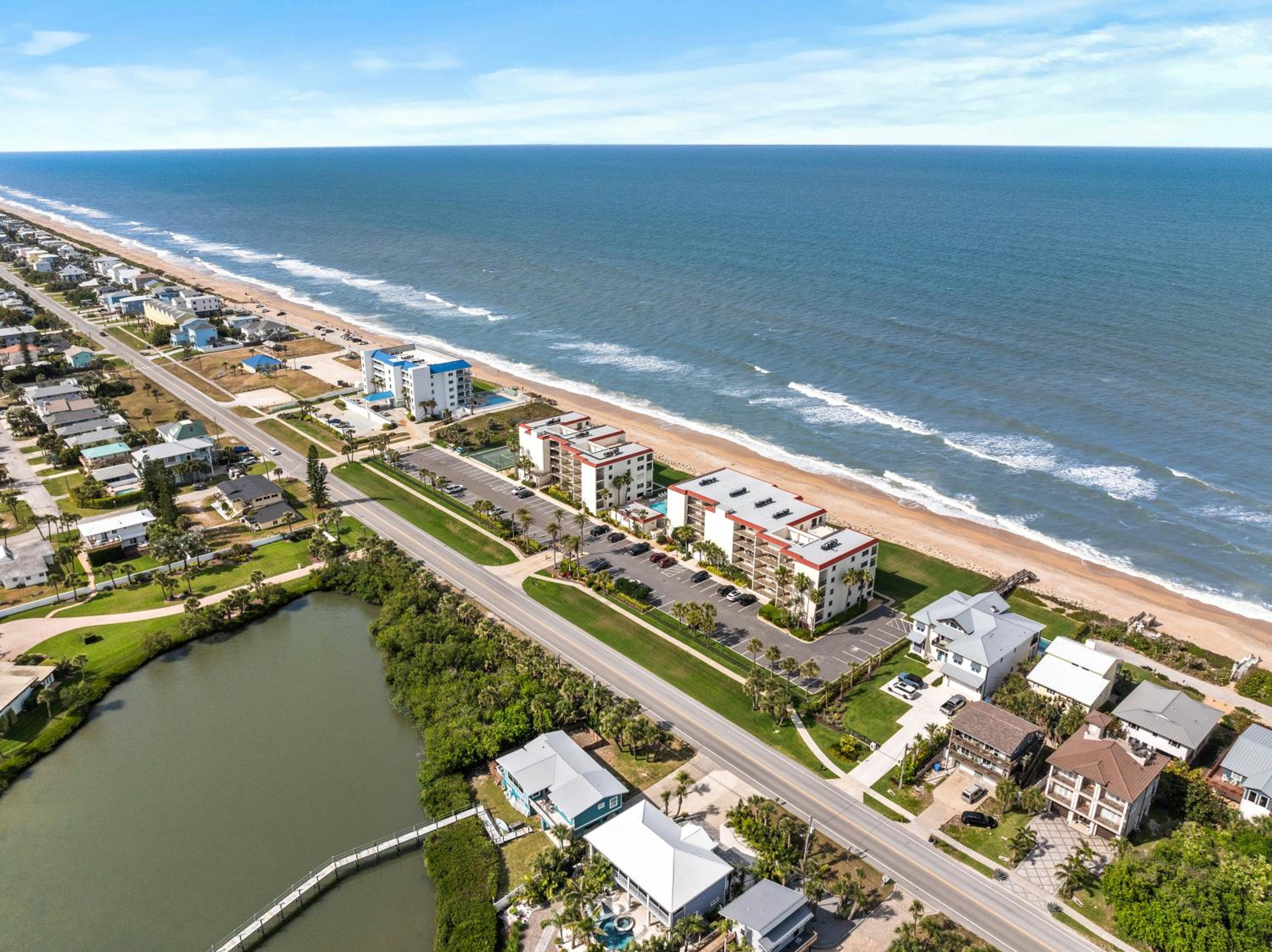 Seaside 2BR Condo in New Smyrna Beach, balcony