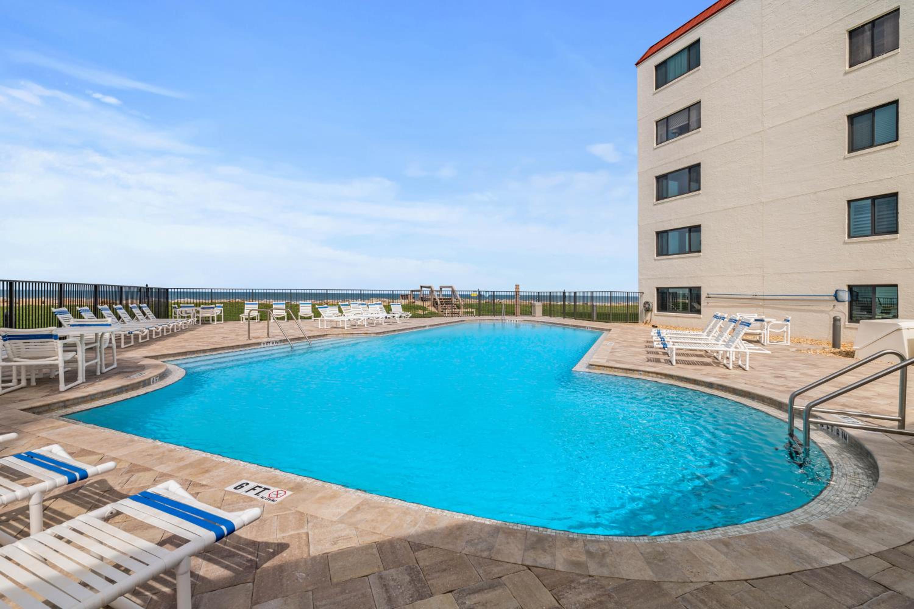 Seaside 2BR Condo in New Smyrna Beach, balcony