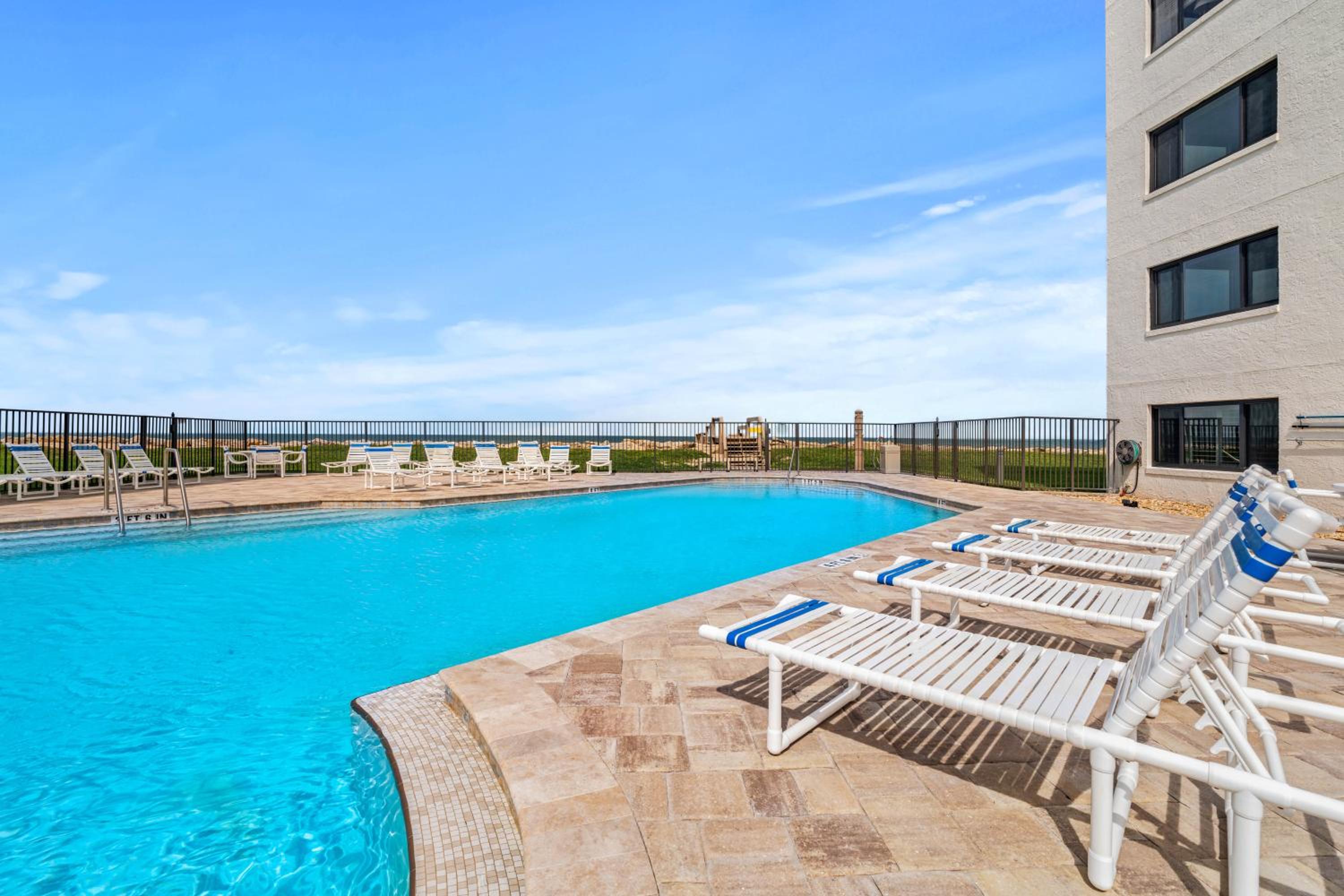 Seaside 2BR Condo in New Smyrna Beach, balcony