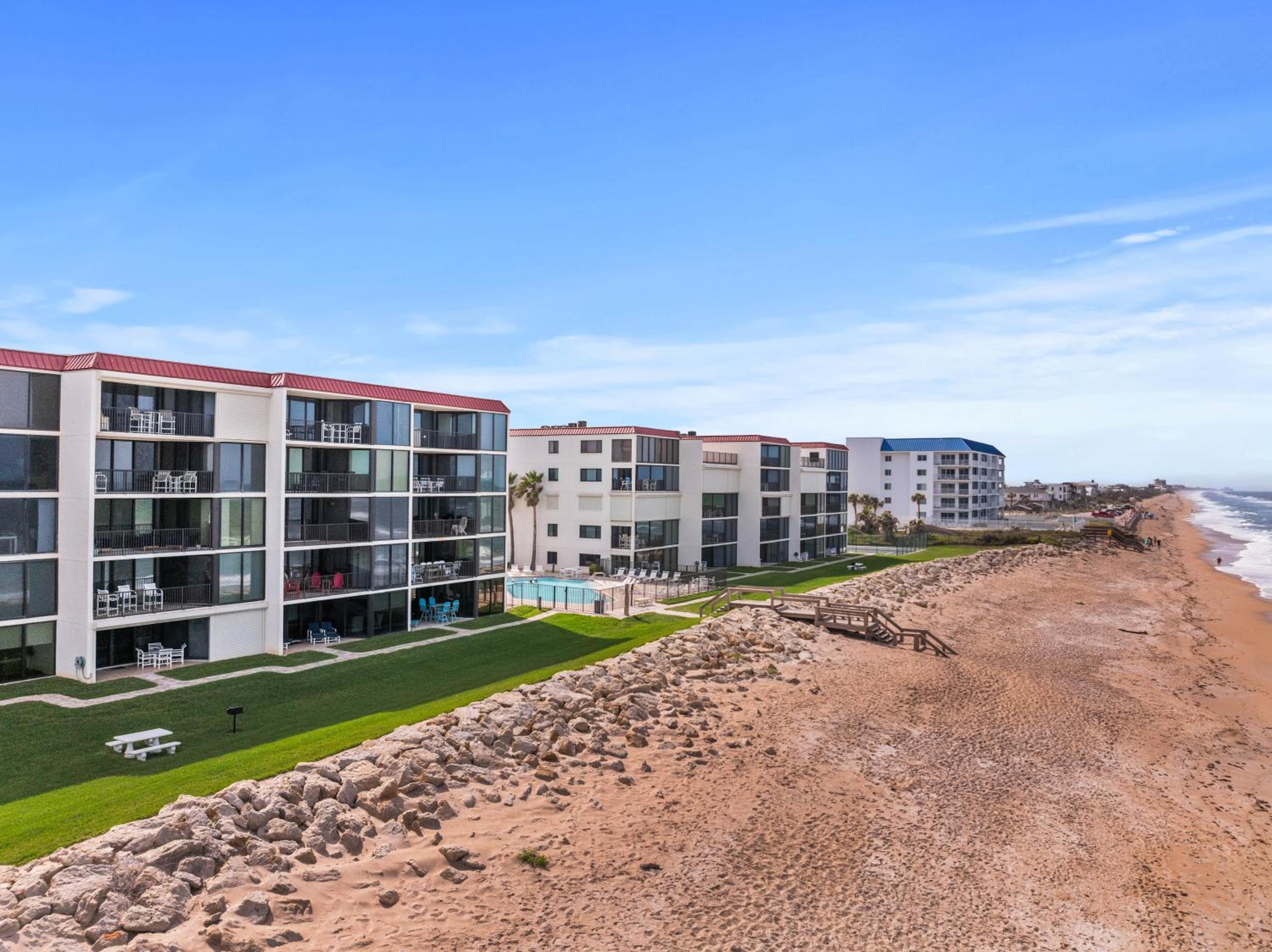 Seaside 2BR Condo in New Smyrna Beach, balcony