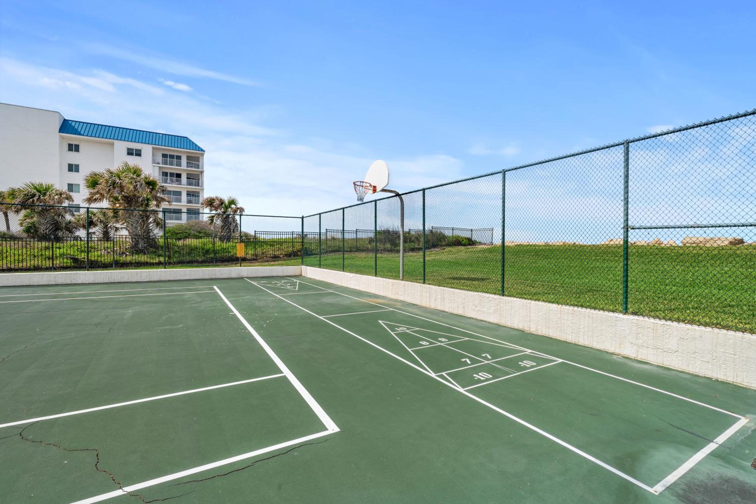 Seaside 2BR Condo in New Smyrna Beach, balcony