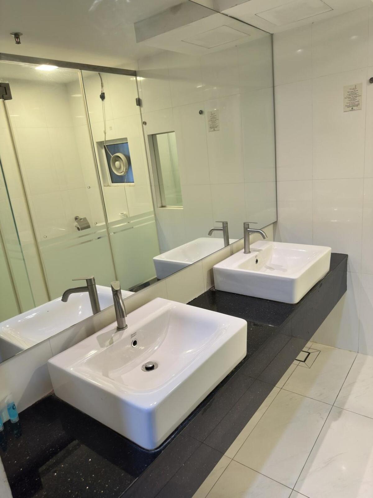 Seaview 2BR Duplex at Maritime Georgetown with Pool & Gym 73A