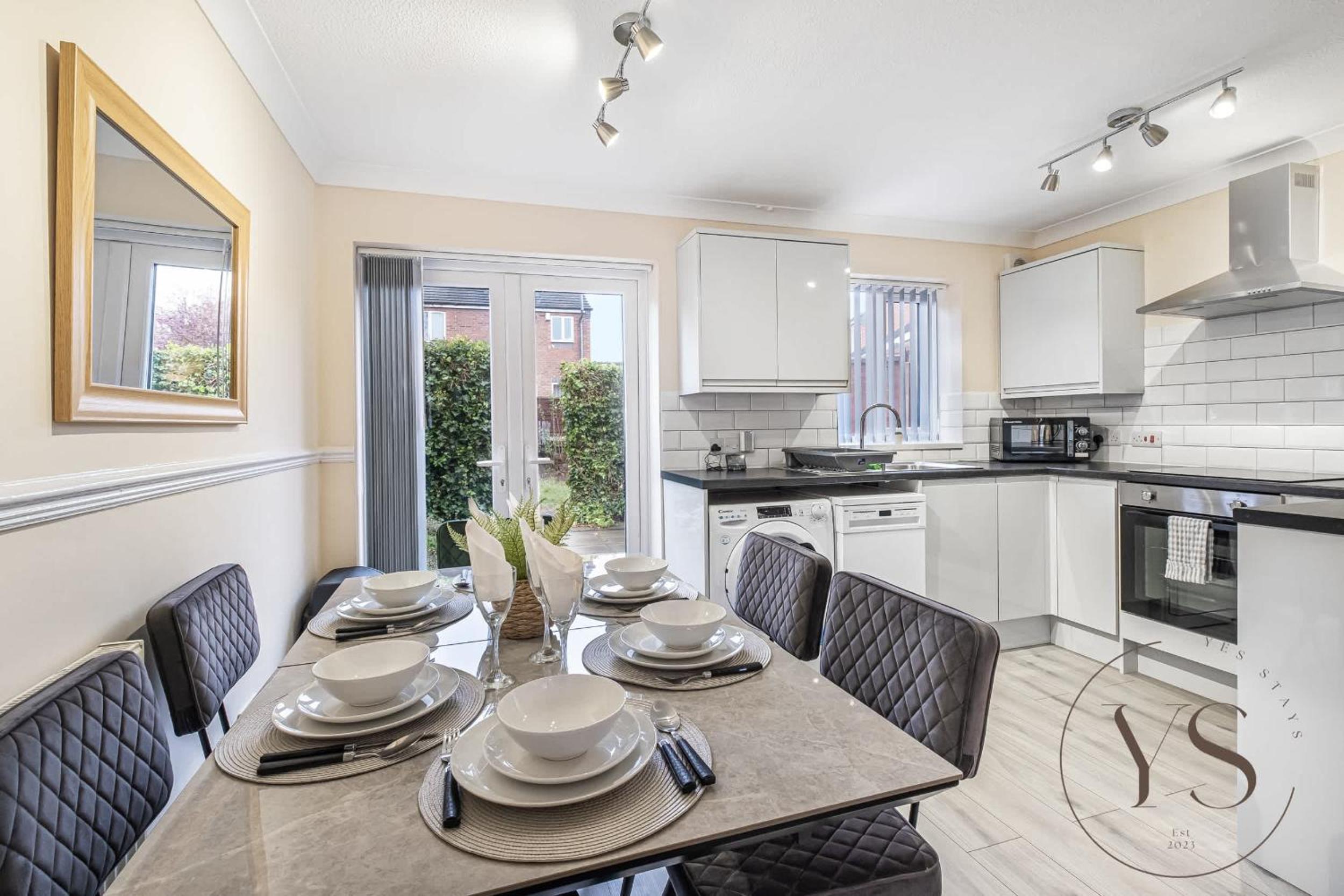 Modern 3BR Family Home in 14 Hempole Lane Near Dudley with Netflix, Wi-Fi & Free Parking