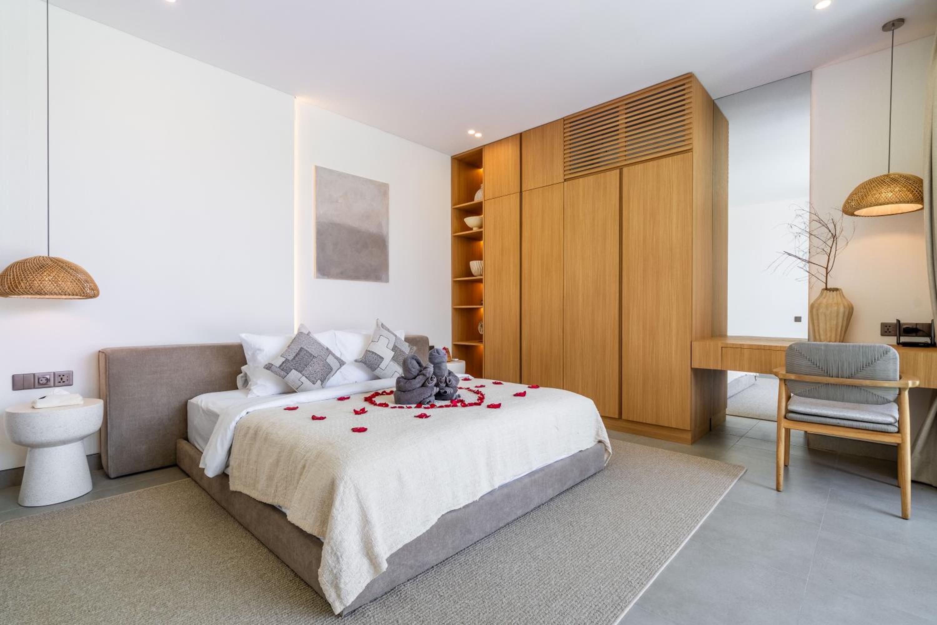 Casa de Stella - New 2BR Luxury retreat Canggu