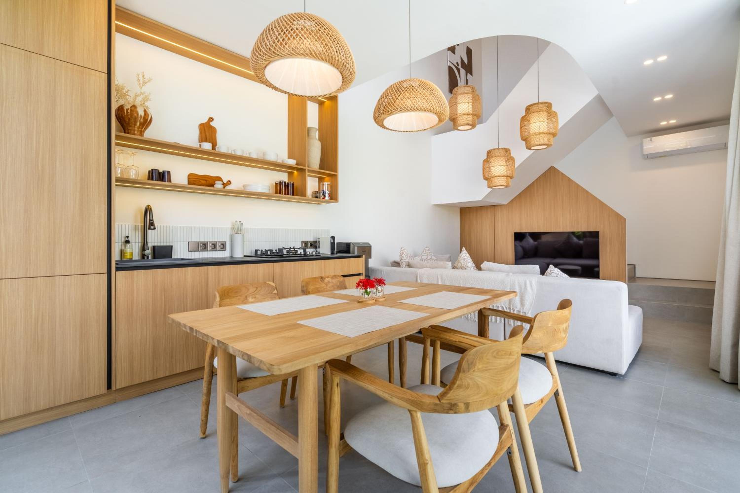Casa de Stella - New 2BR Luxury retreat Canggu