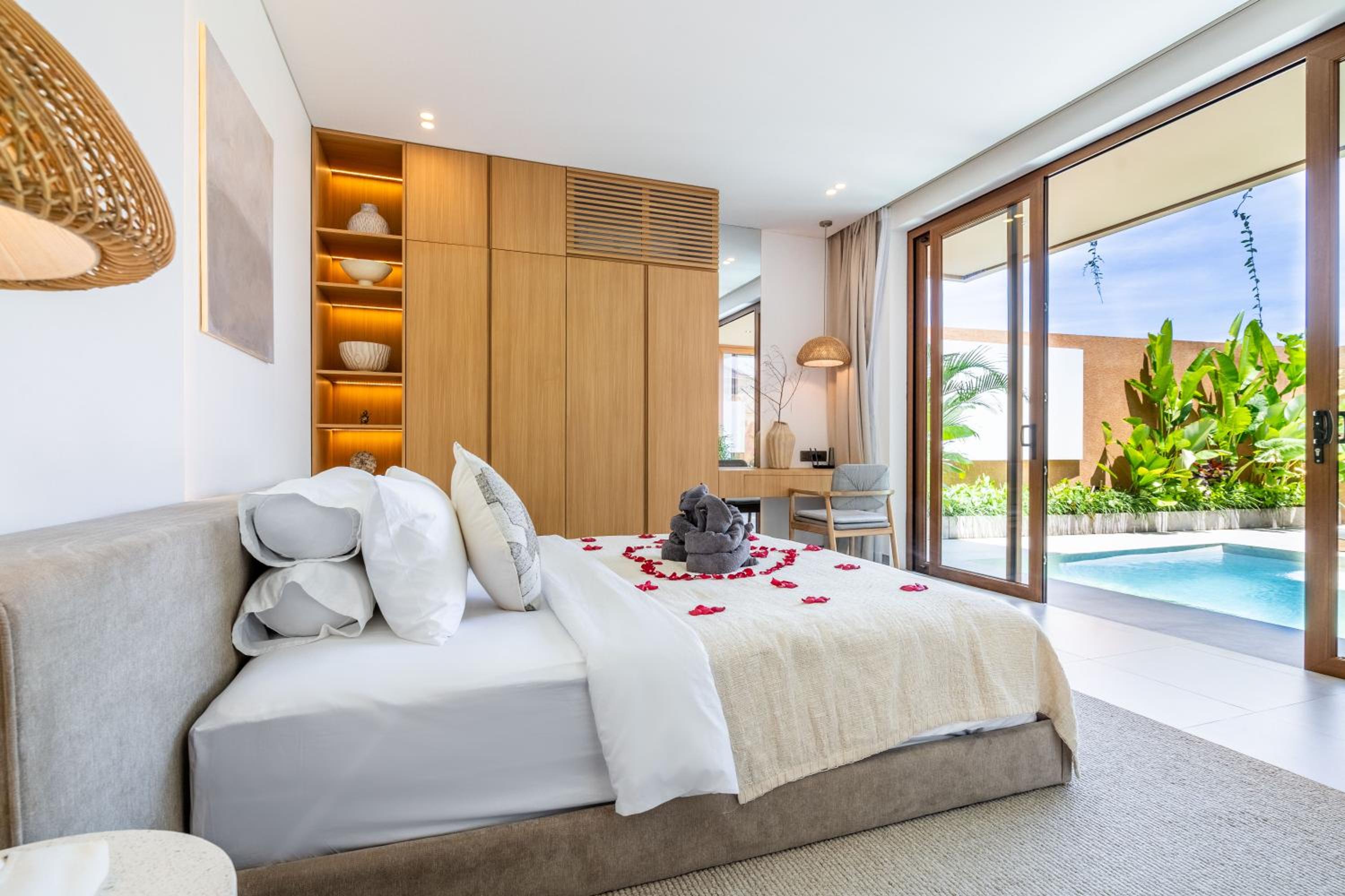 Casa de Stella - New 2BR Luxury retreat Canggu