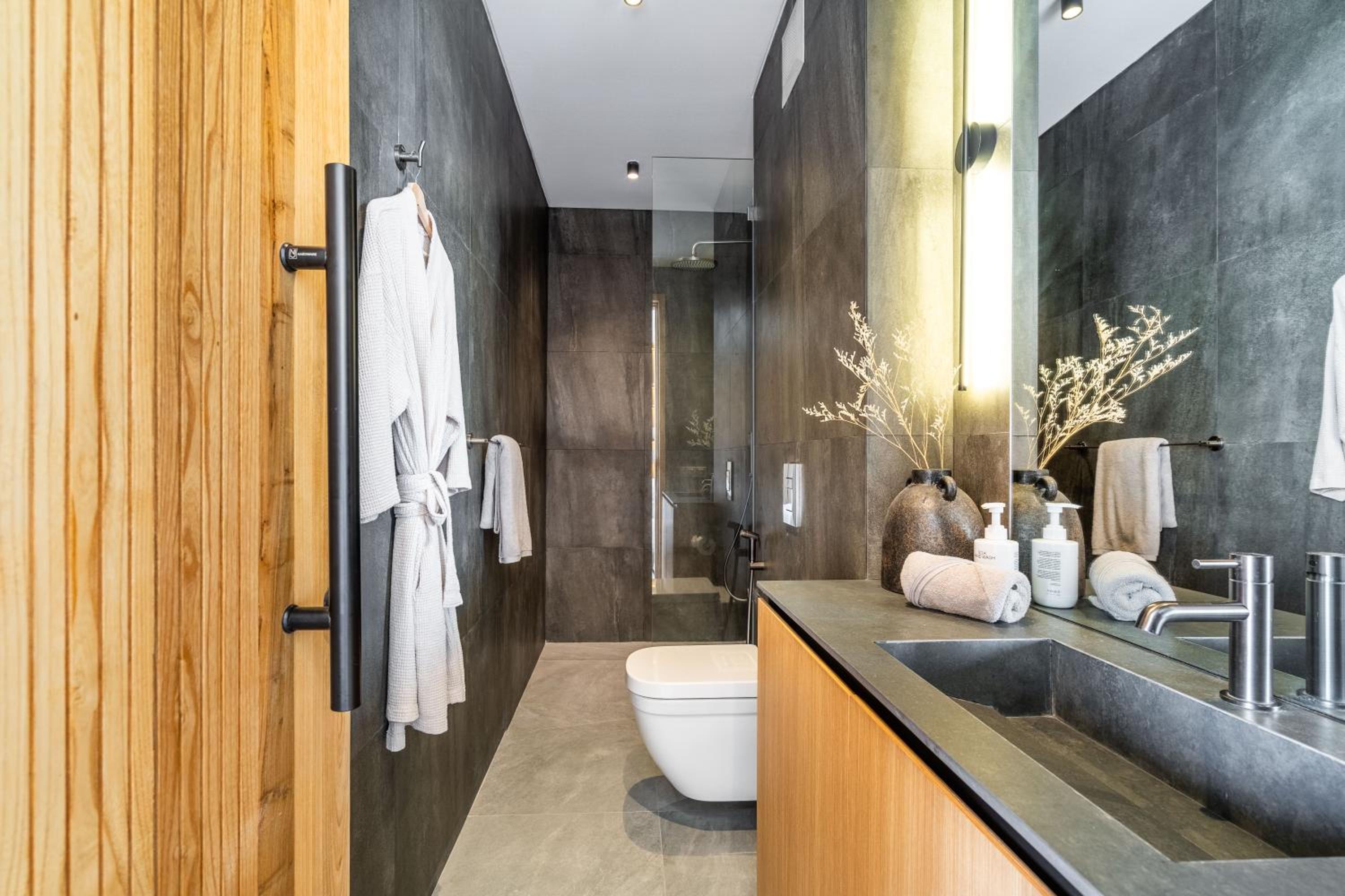 Casa de Stella - New 2BR Luxury retreat Canggu
