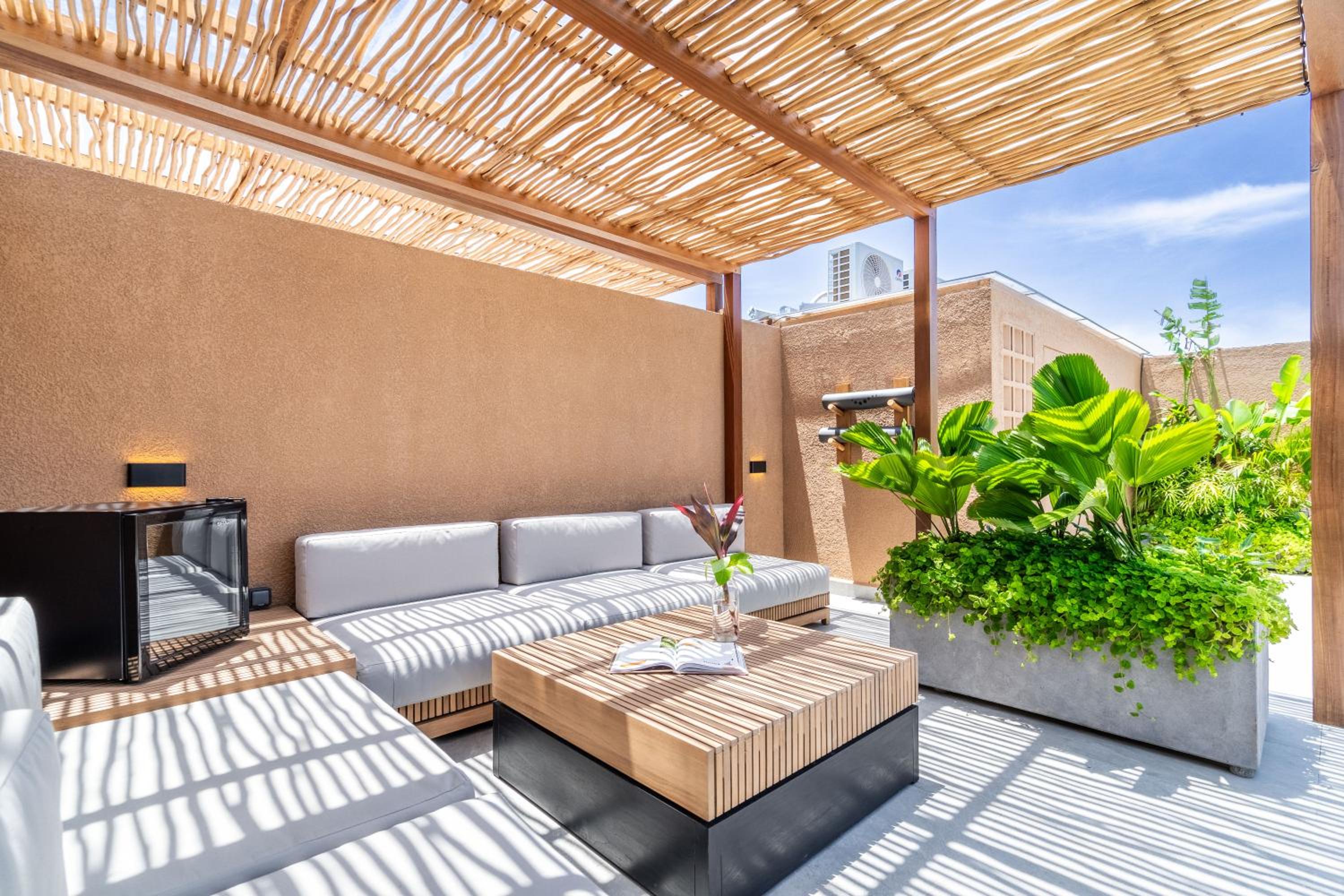 Casa de Stella - New 2BR Luxury retreat Canggu