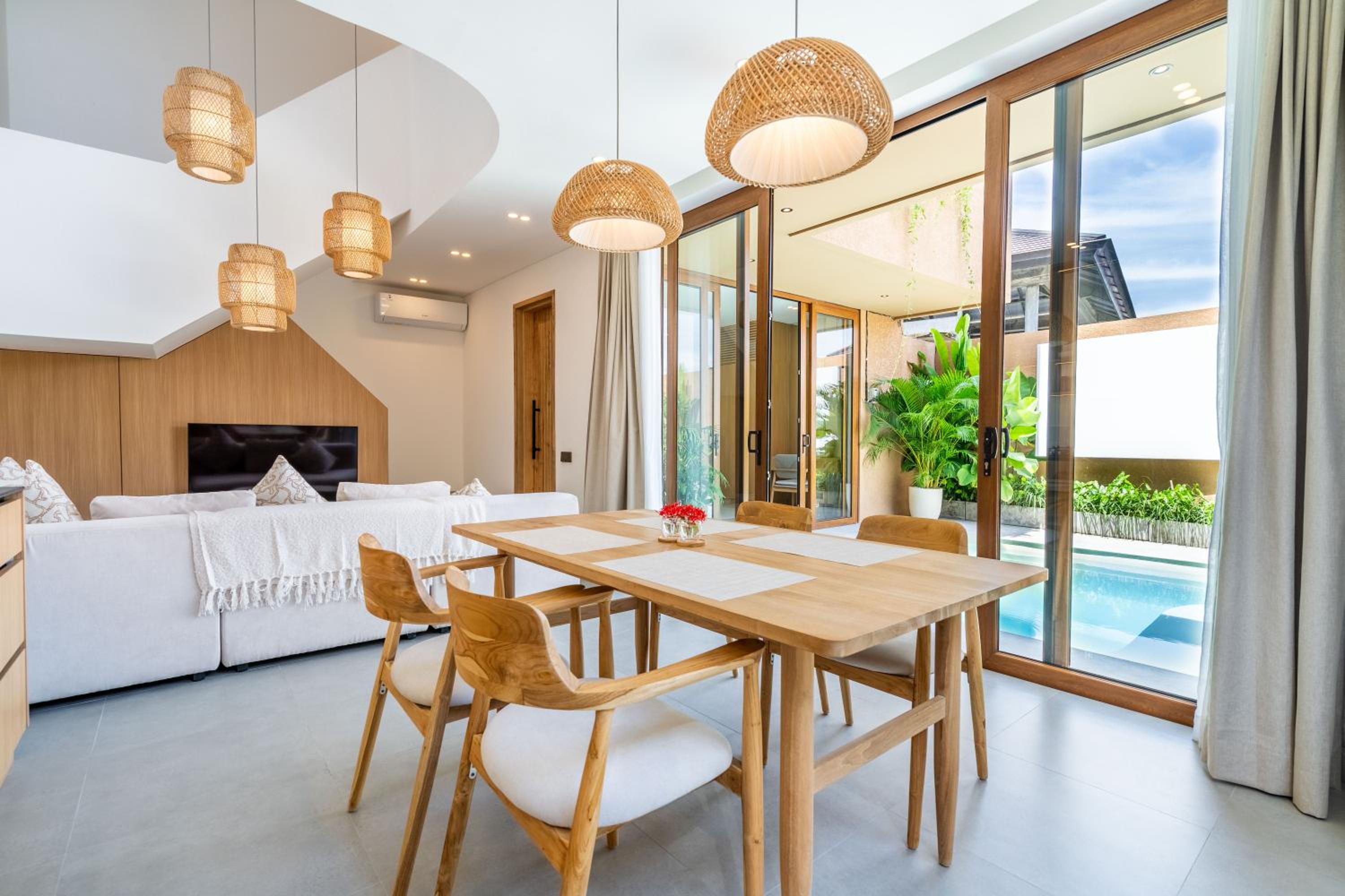 Casa de Stella - New 2BR Luxury retreat Canggu