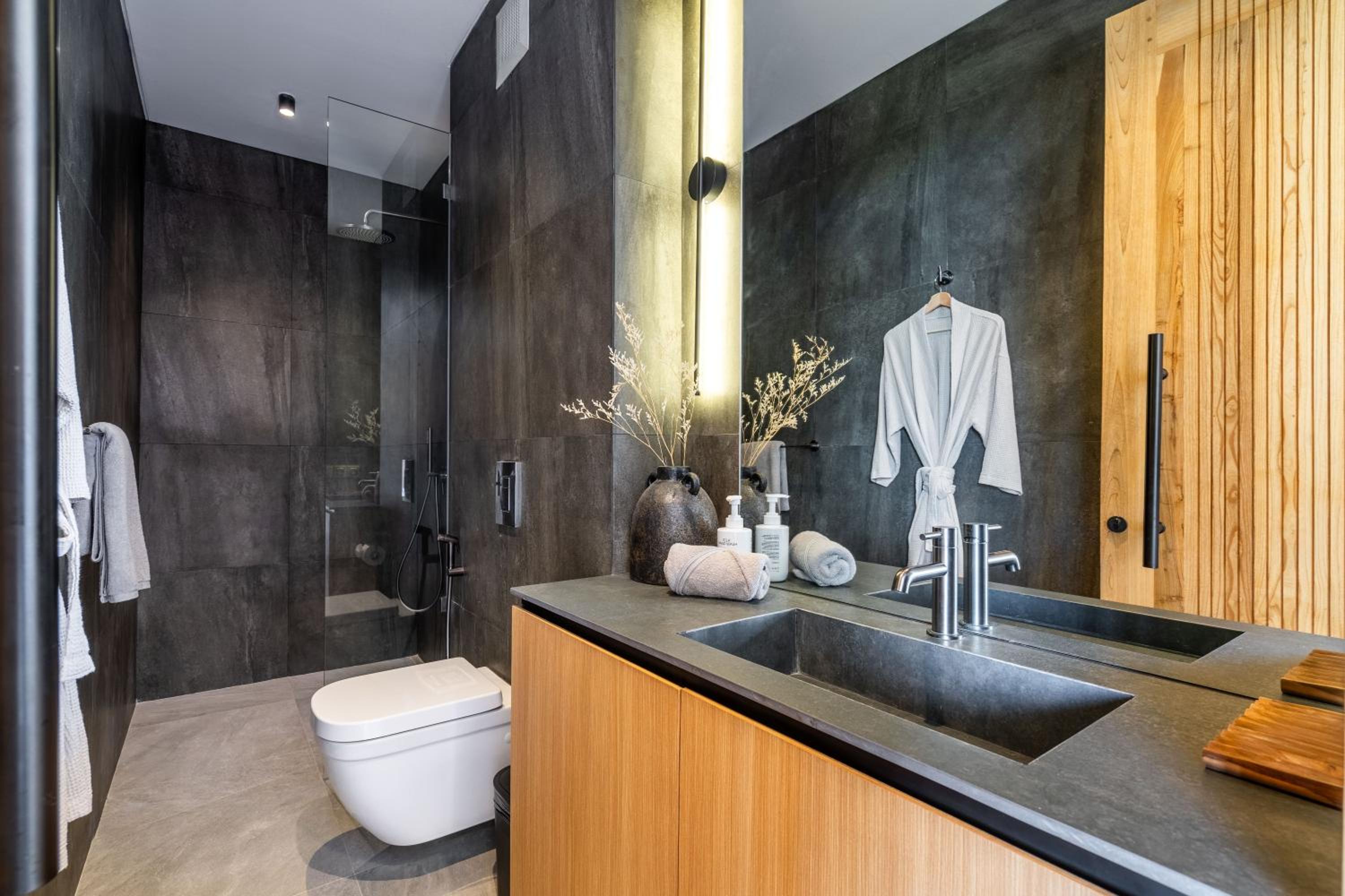 Casa de Stella - New 2BR Luxury retreat Canggu