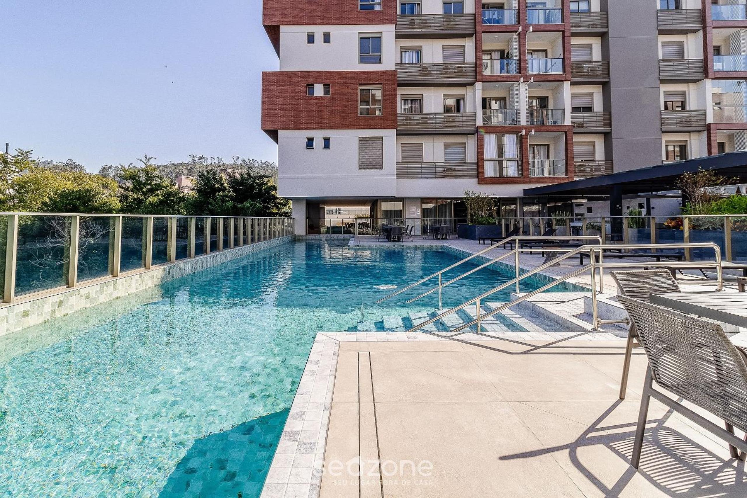 Stay in a building with a pool, gym, and leisure - SSL