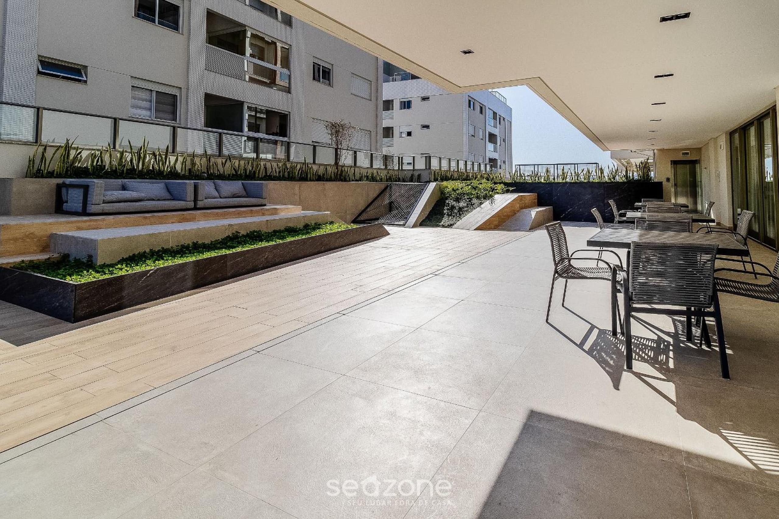 Stay in a building with a pool, gym, and leisure - SSL