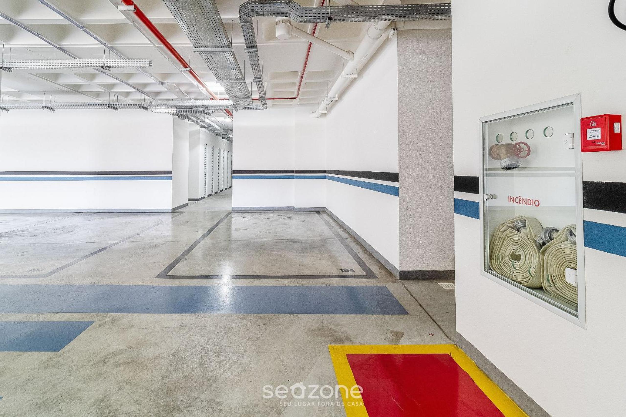 Stay in a building with a pool, gym, and leisure - SSL