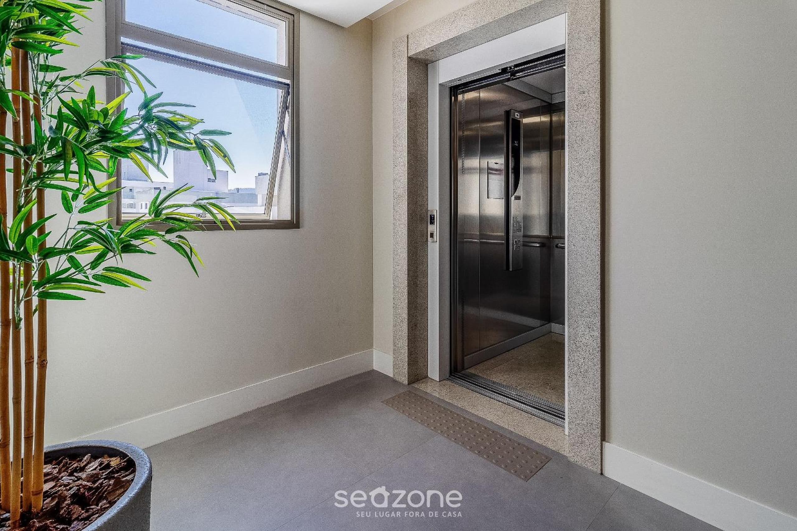Stay in a building with a pool, gym, and leisure - SSL