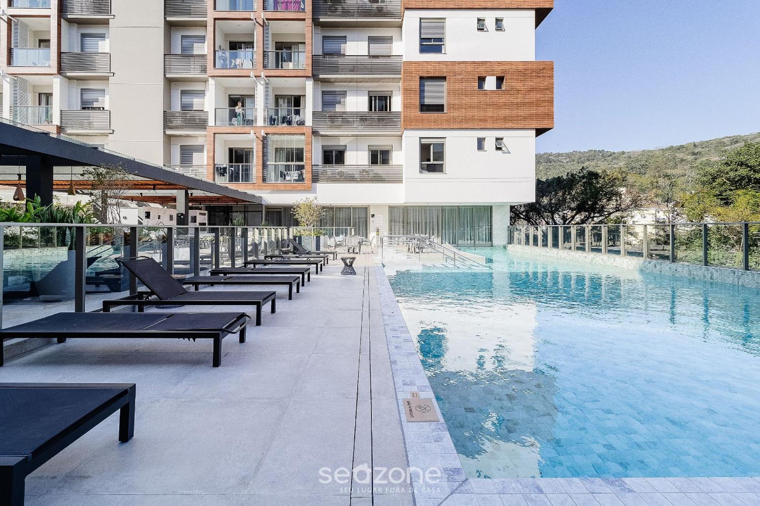 Stay in a building with a pool, gym, and leisure - SSL