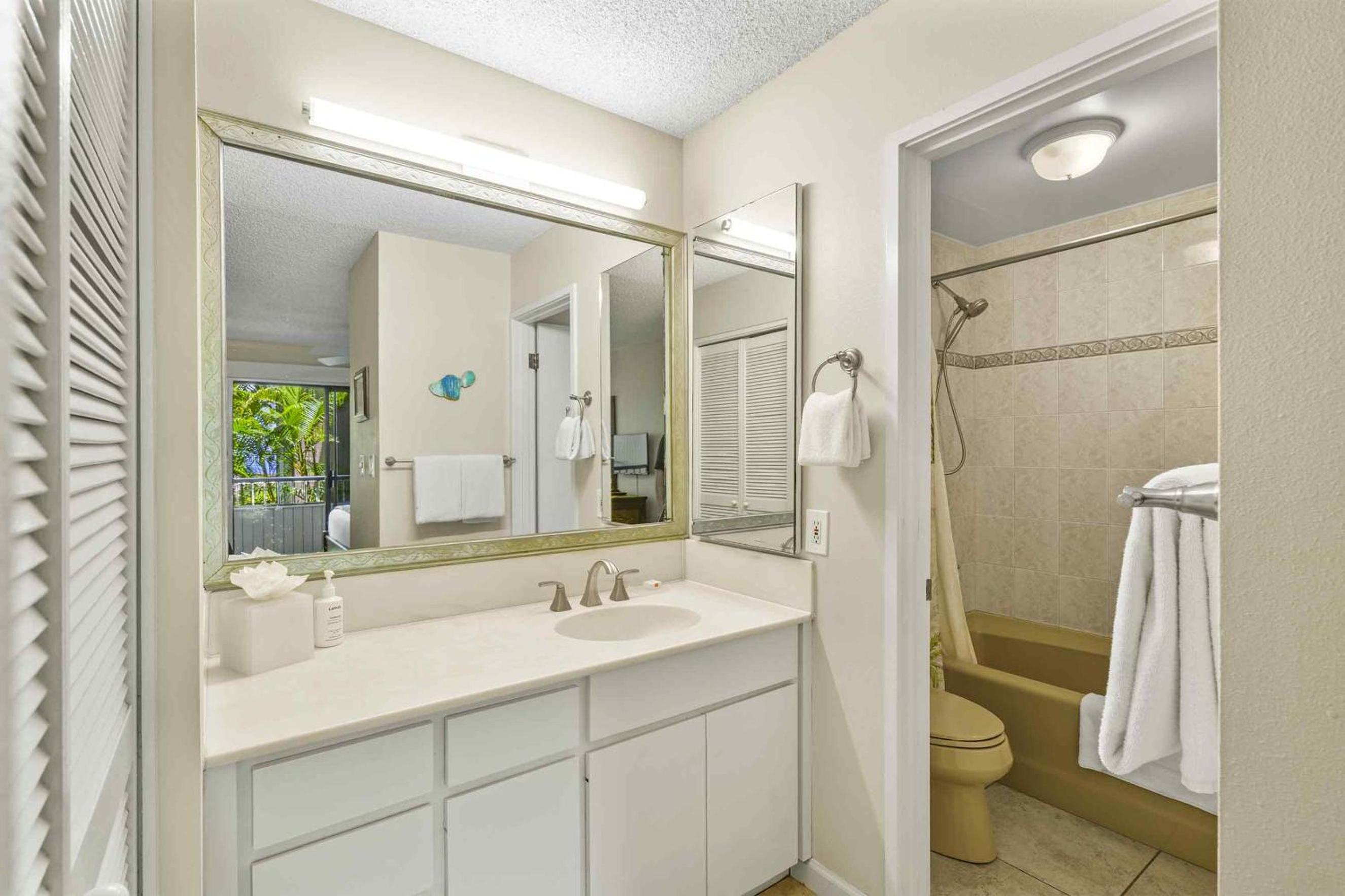 Wailea Ekolu 403, Prime Location, Stunning Ocean Views, Spacious Lanai, Split AC