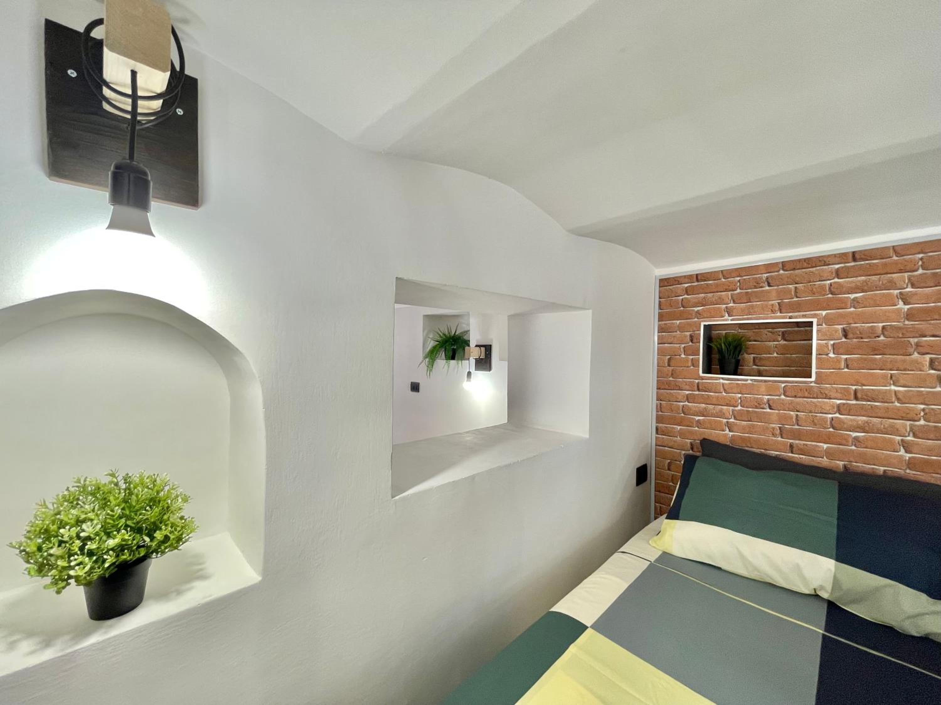 INDUSTRIAL HOUSE NETTUNO - al centro