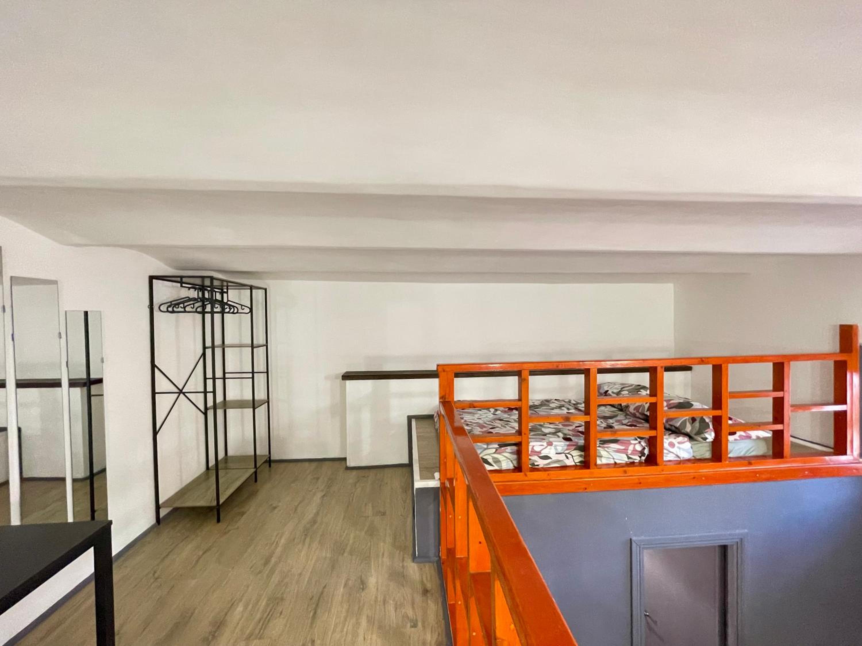 INDUSTRIAL HOUSE NETTUNO - al centro