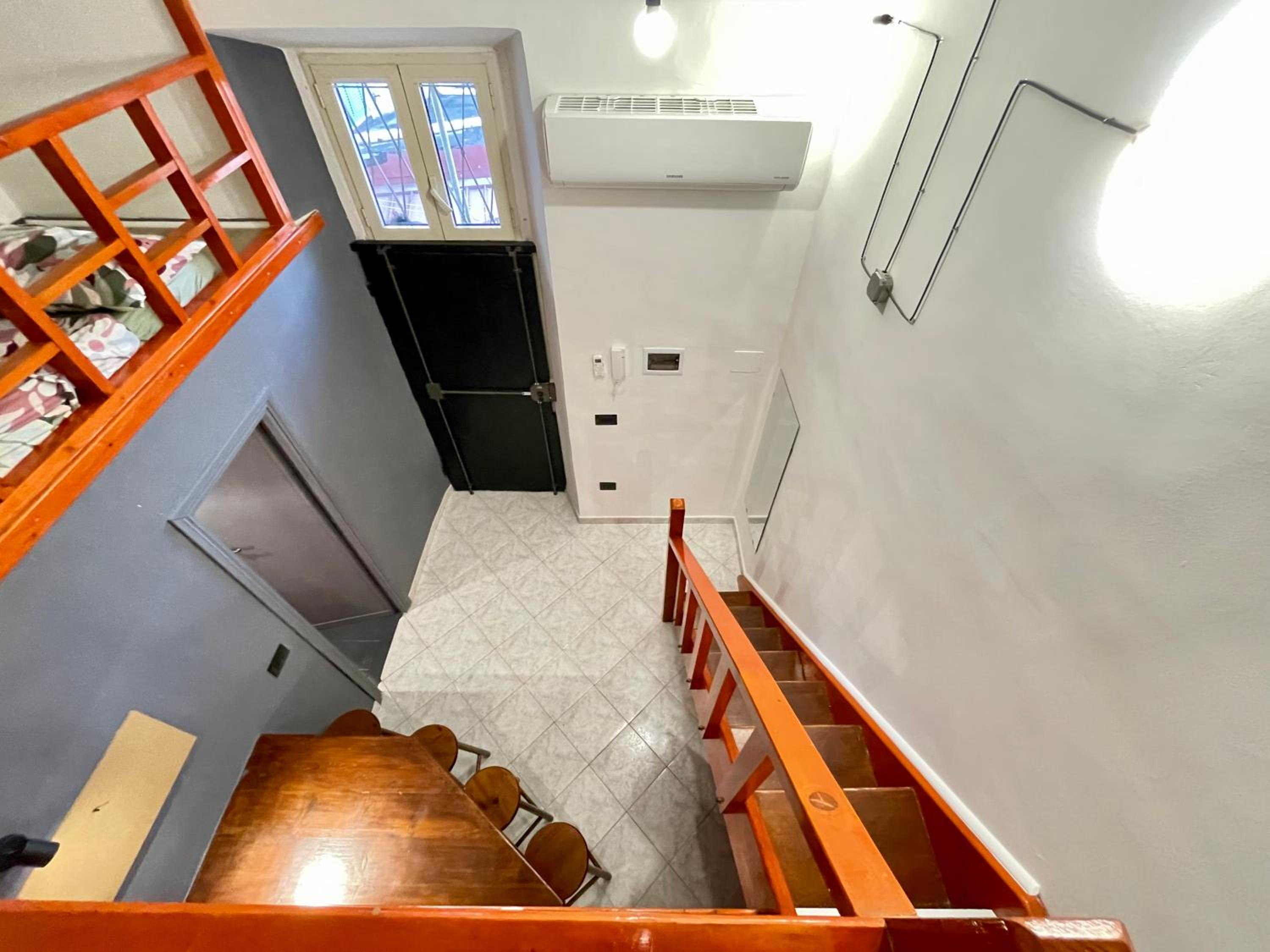 INDUSTRIAL HOUSE NETTUNO - al centro