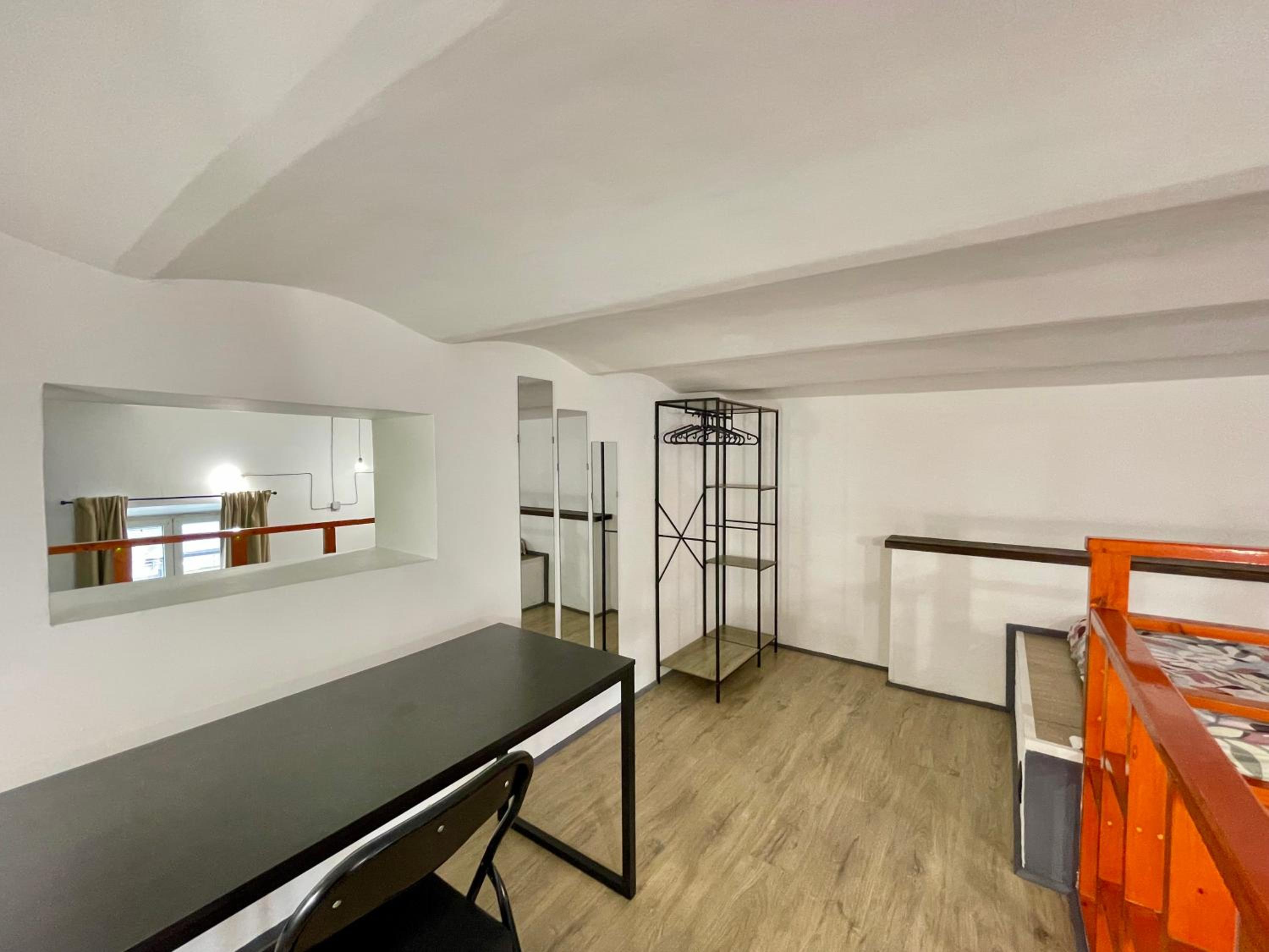 INDUSTRIAL HOUSE NETTUNO - al centro