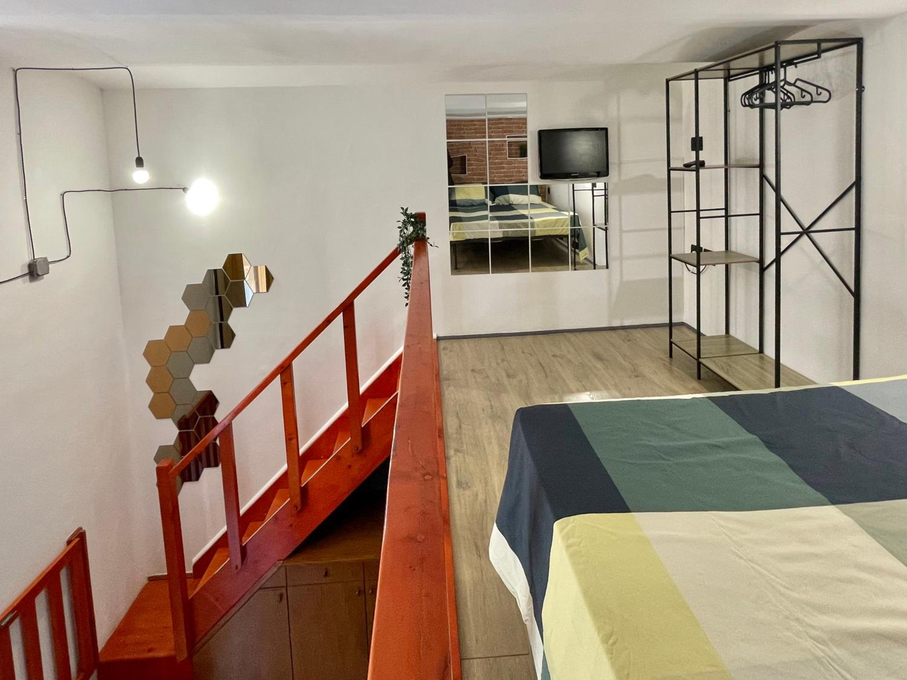INDUSTRIAL HOUSE NETTUNO - al centro