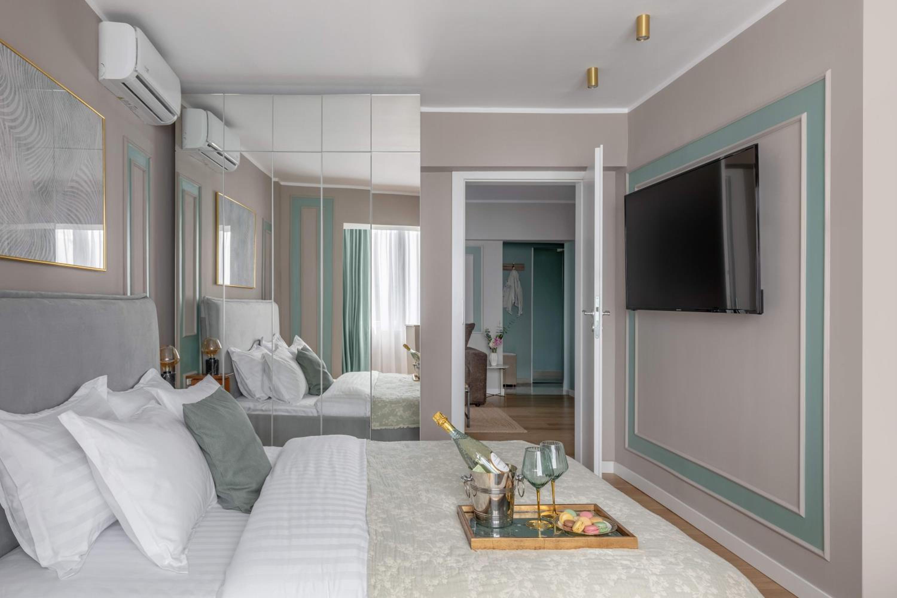 Sublime 1BR on the Park