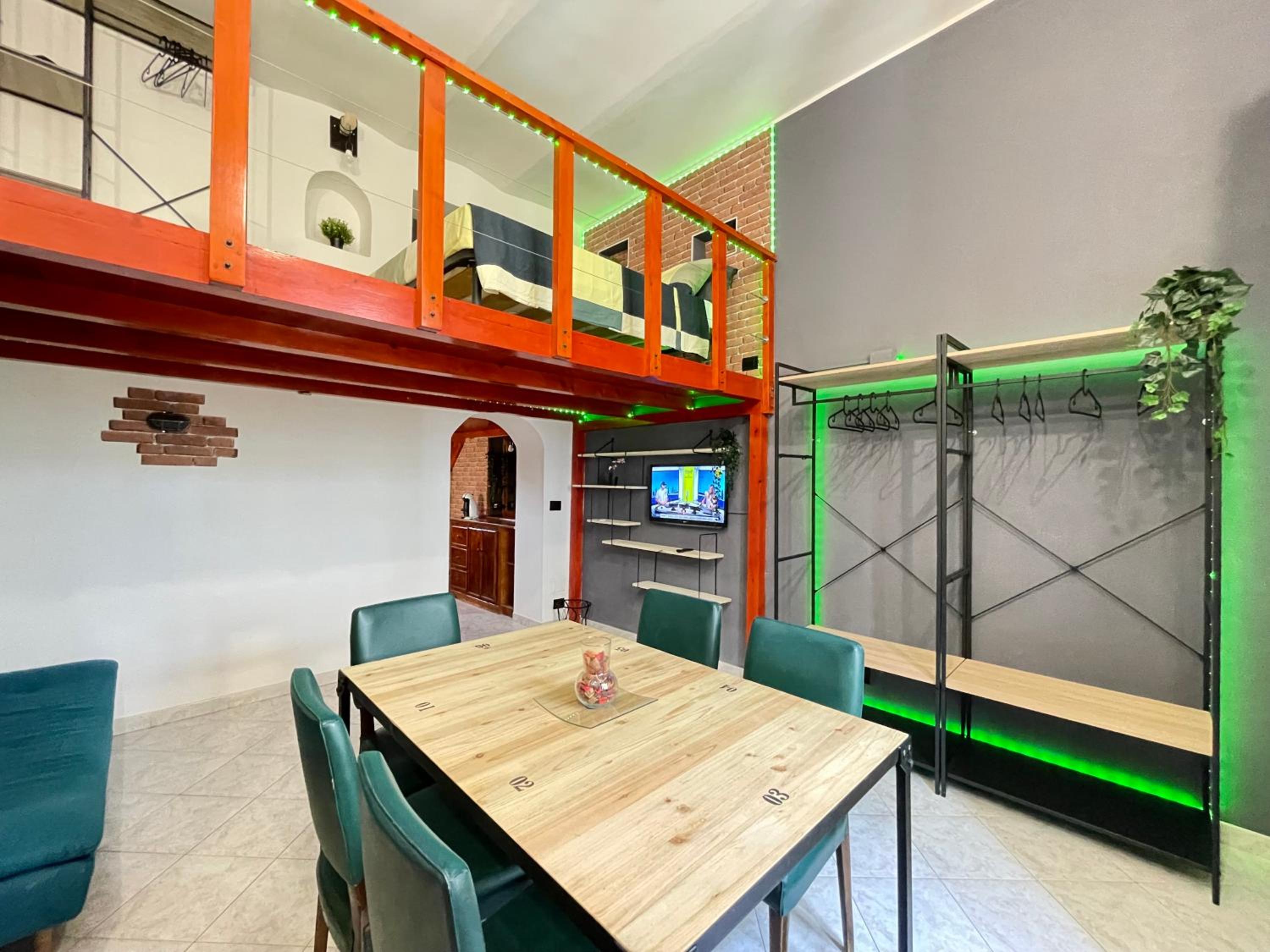 INDUSTRIAL HOUSE NETTUNO - al centro
