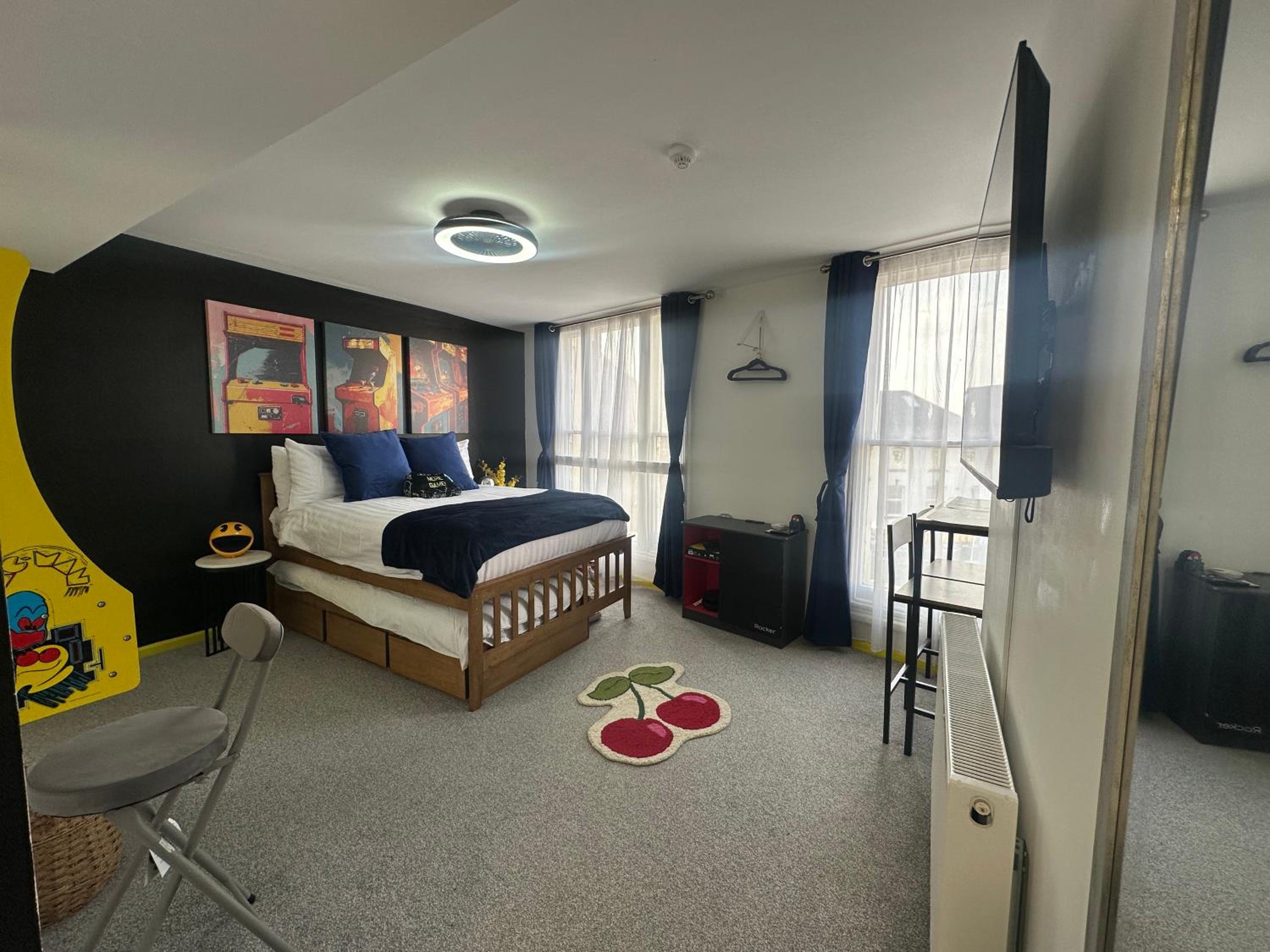 The Board Games Apartments - Brought to you by Coastline Retreats - Themed town centre apartments ALL WITH LUXURY 2 PERSON JACUZZI BATHS - 5 mins walk to t