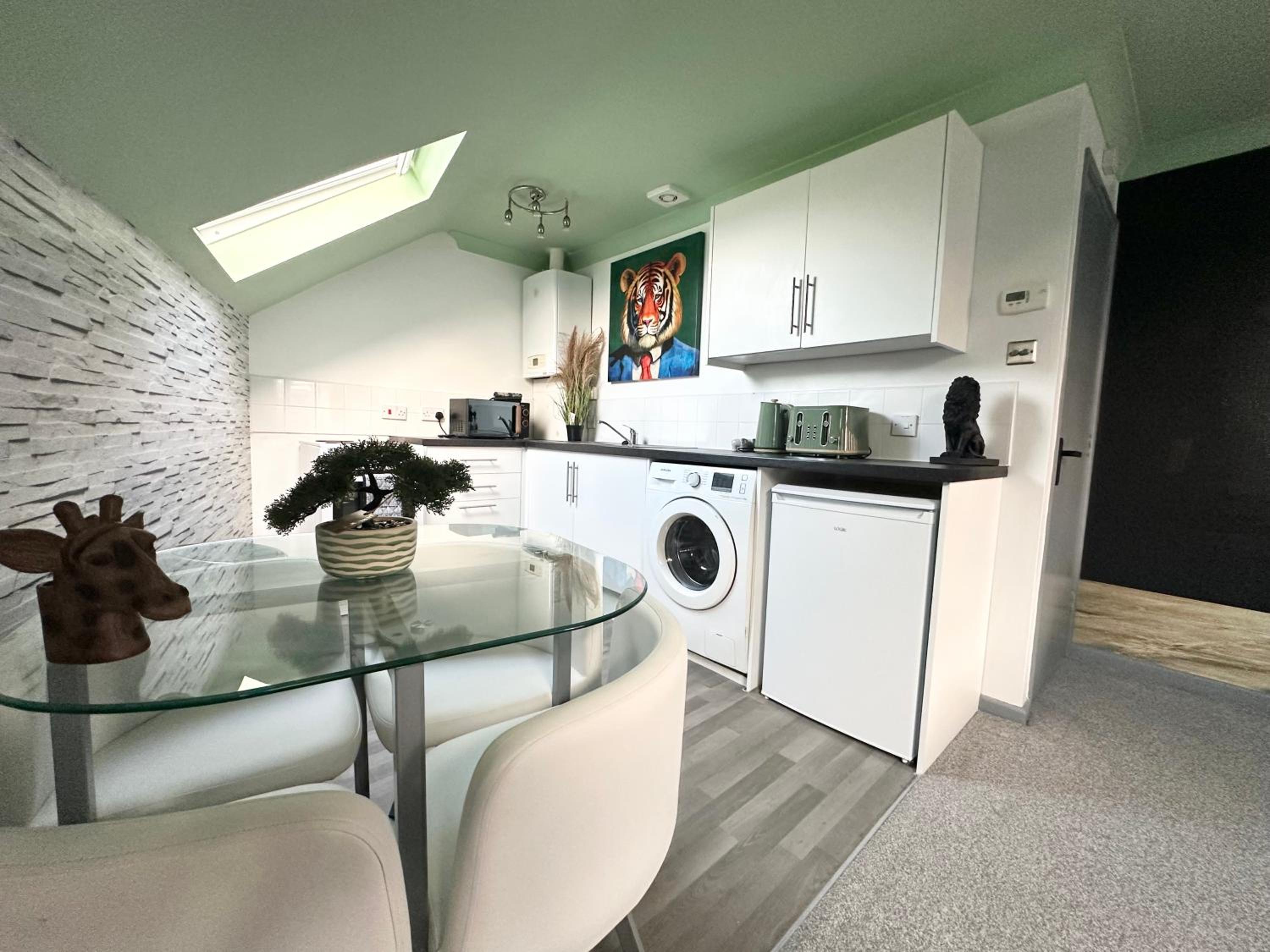 The Board Games Apartments - Brought to you by Coastline Retreats - Themed town centre apartments ALL WITH LUXURY 2 PERSON JACUZZI BATHS - 5 mins walk to t