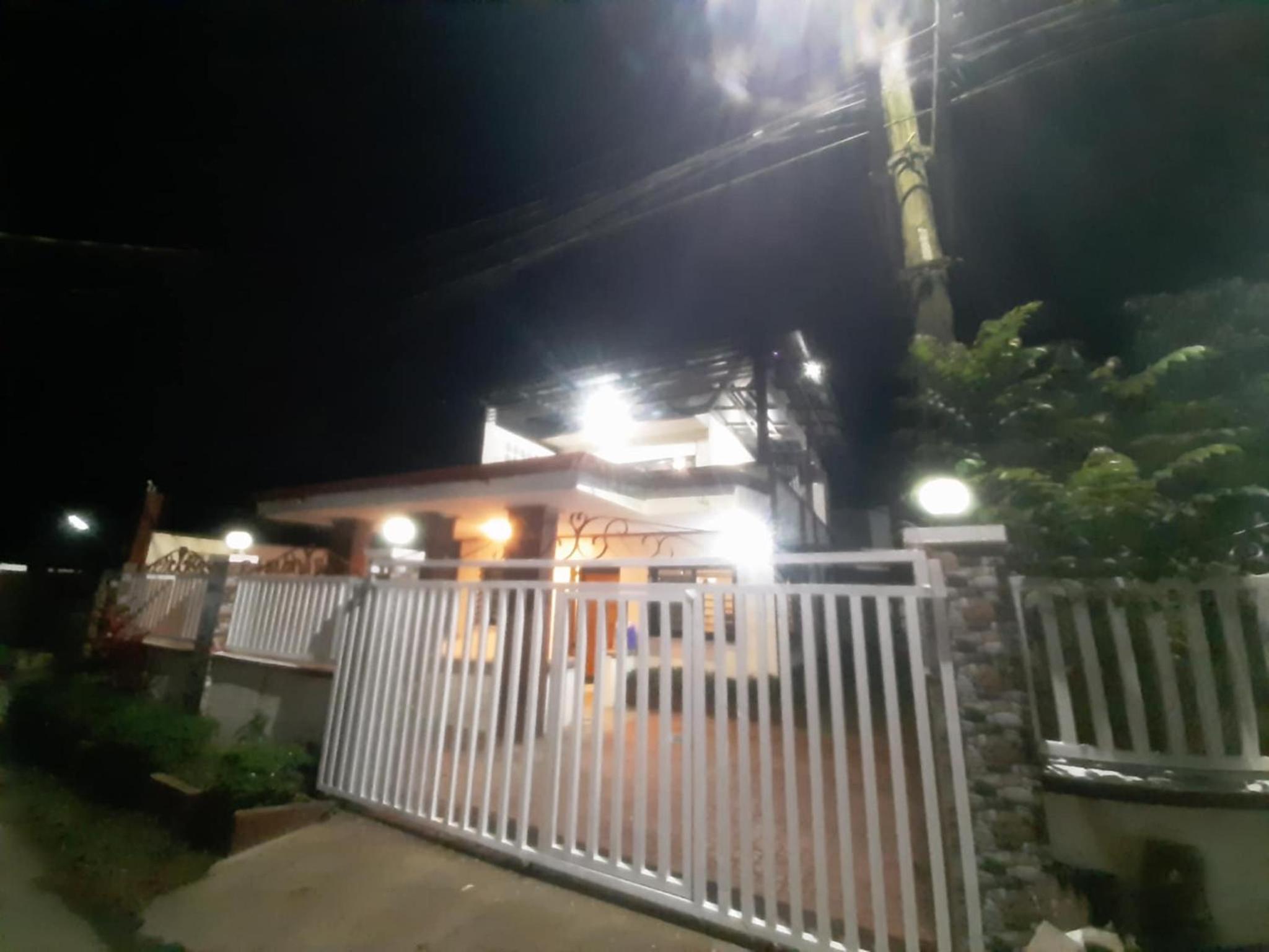 CasaCavite - Your Chill Hideaway and Mini-Resort Just Minutes from all the Tagaytay-Silang-Nuvali Action!