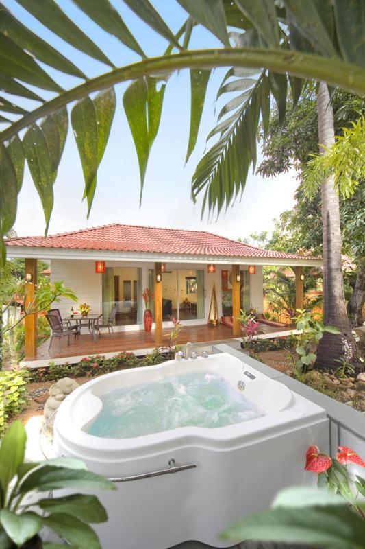Paradise Island Estate